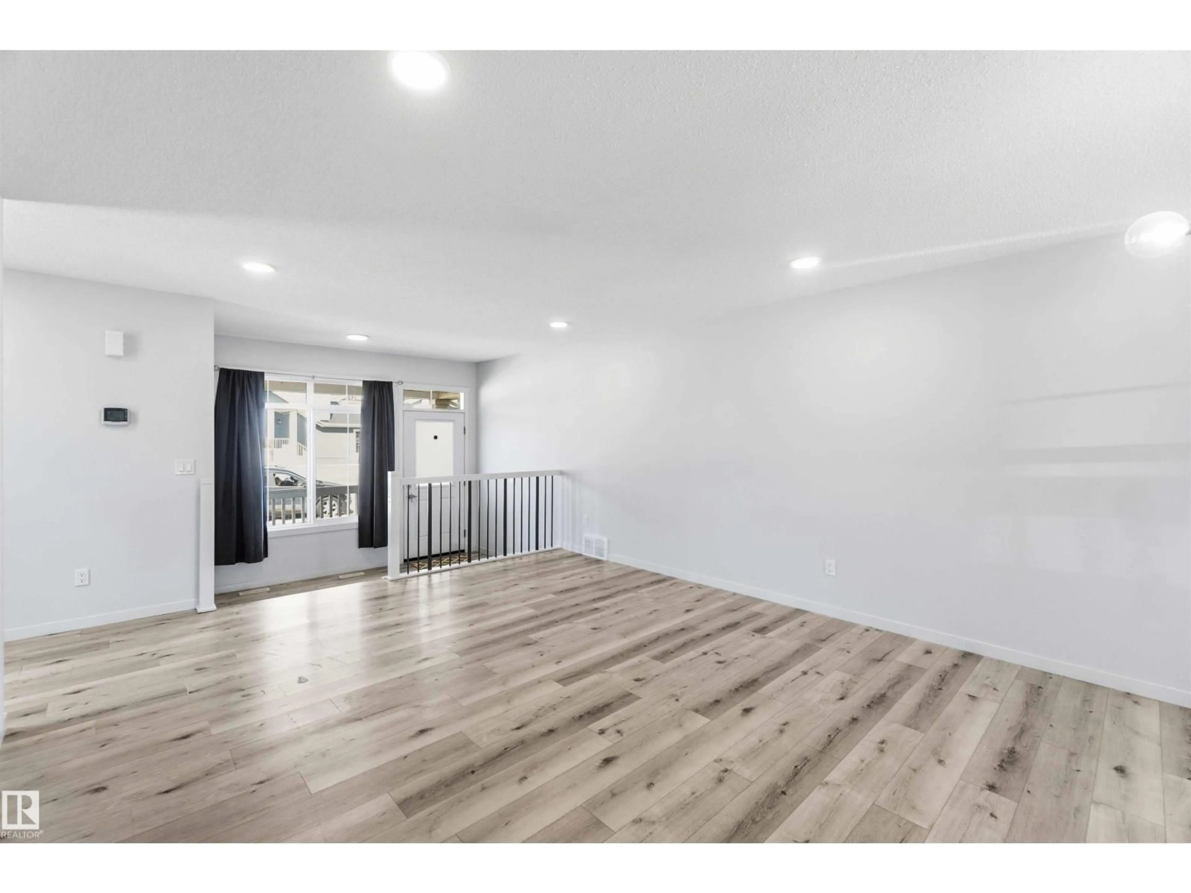 A pic of a room for 22371 93 AV, Edmonton Alberta T5T7L9