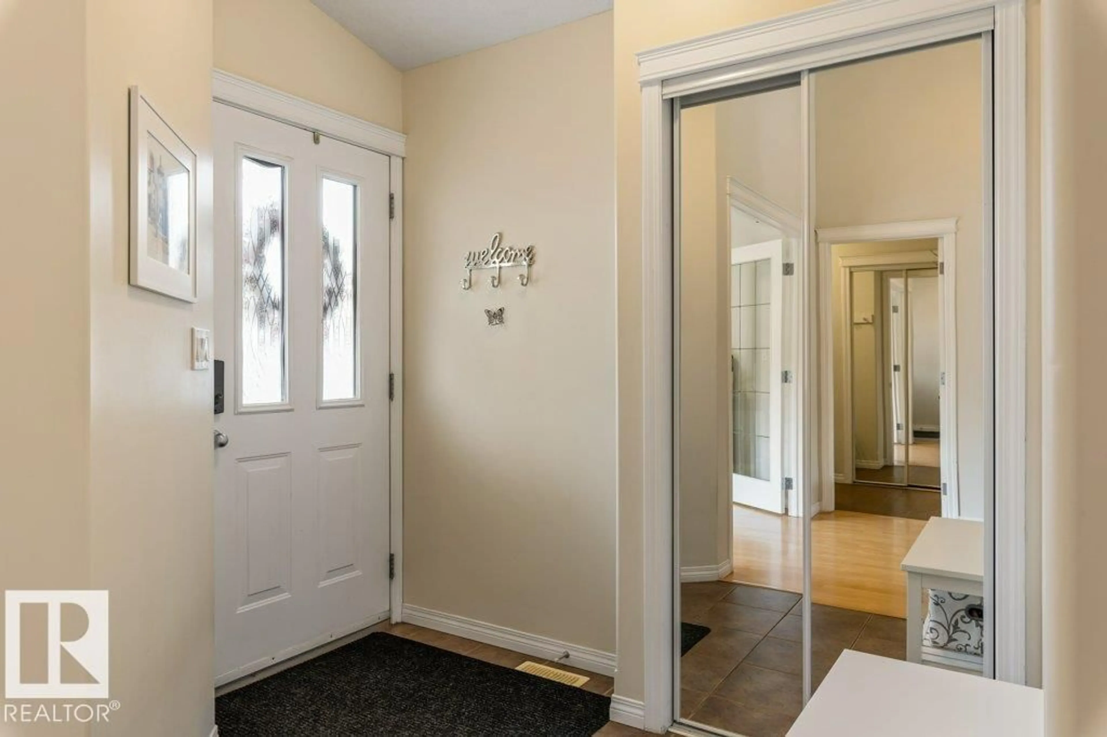 Indoor entryway for 94 EASTGATE WY, St. Albert Alberta T8N7K1