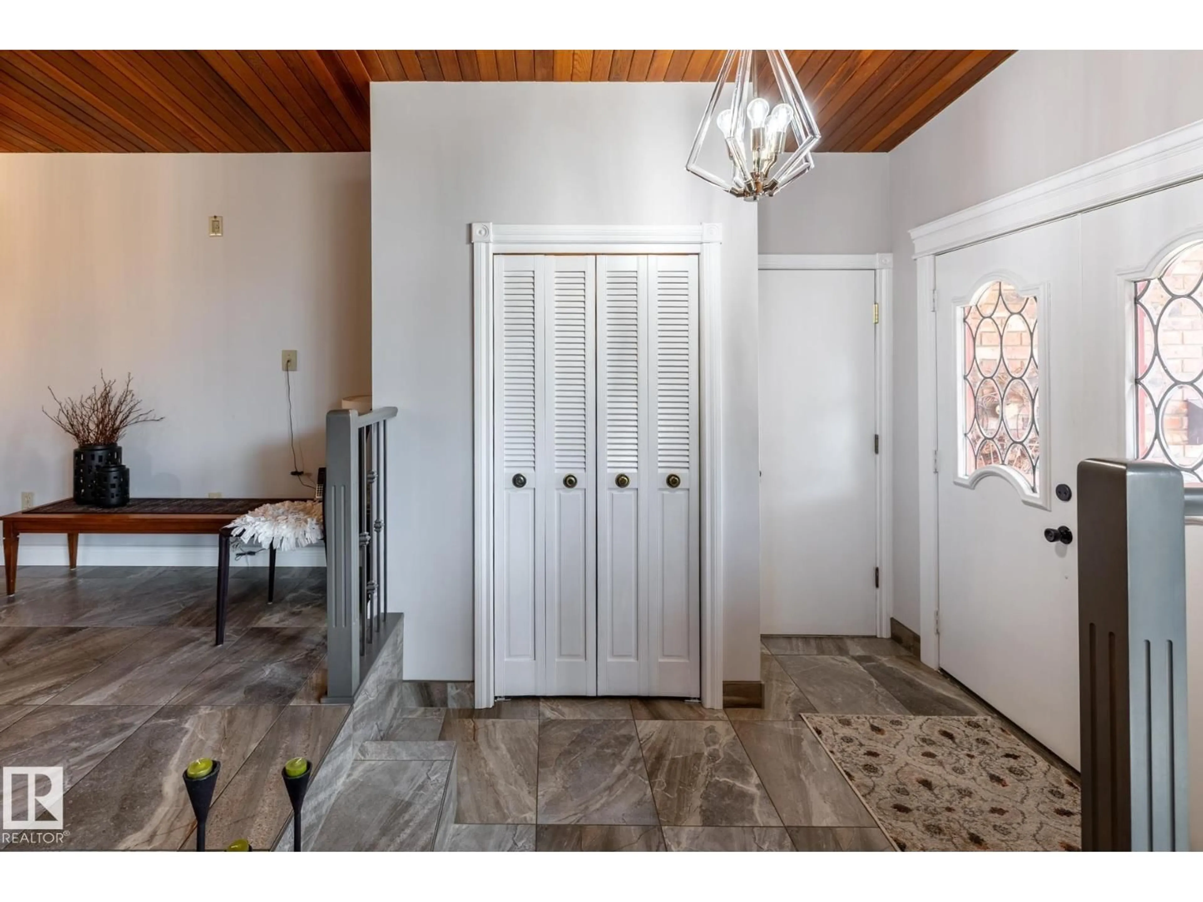 Indoor entryway for 16536 103 ST, Edmonton Alberta T5X2H4