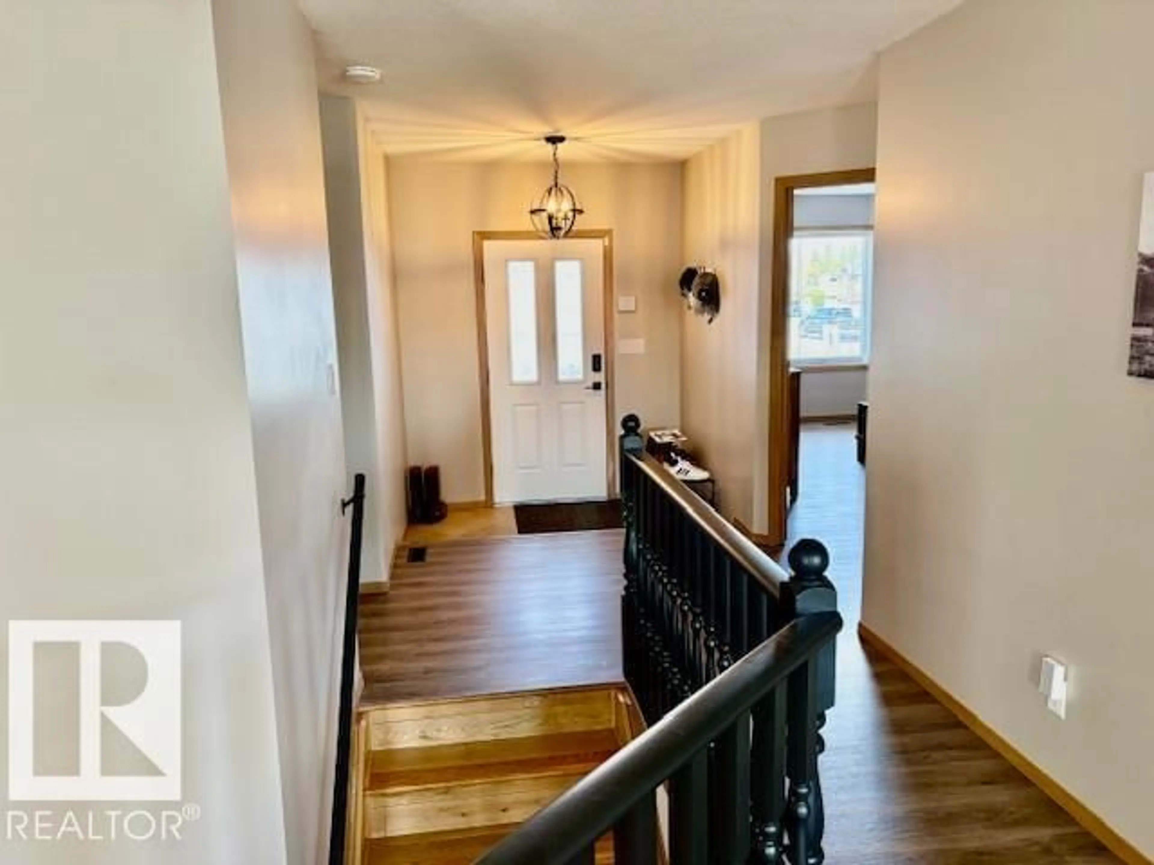 Indoor entryway for 5609 45A ST, Vegreville Alberta T9C1E1