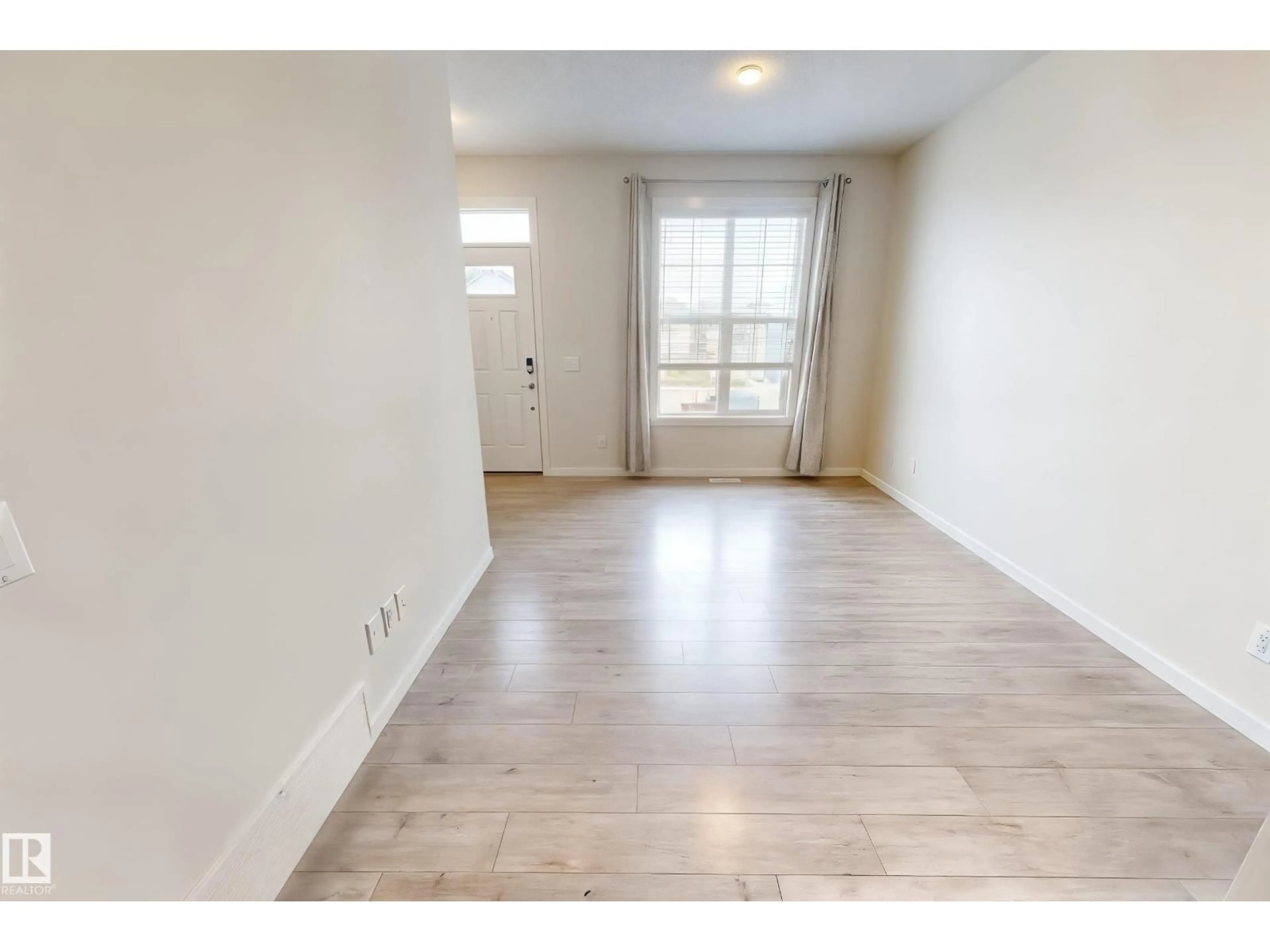 A pic of a room for 2093 MAPLE RD, Edmonton Alberta T6T2S8