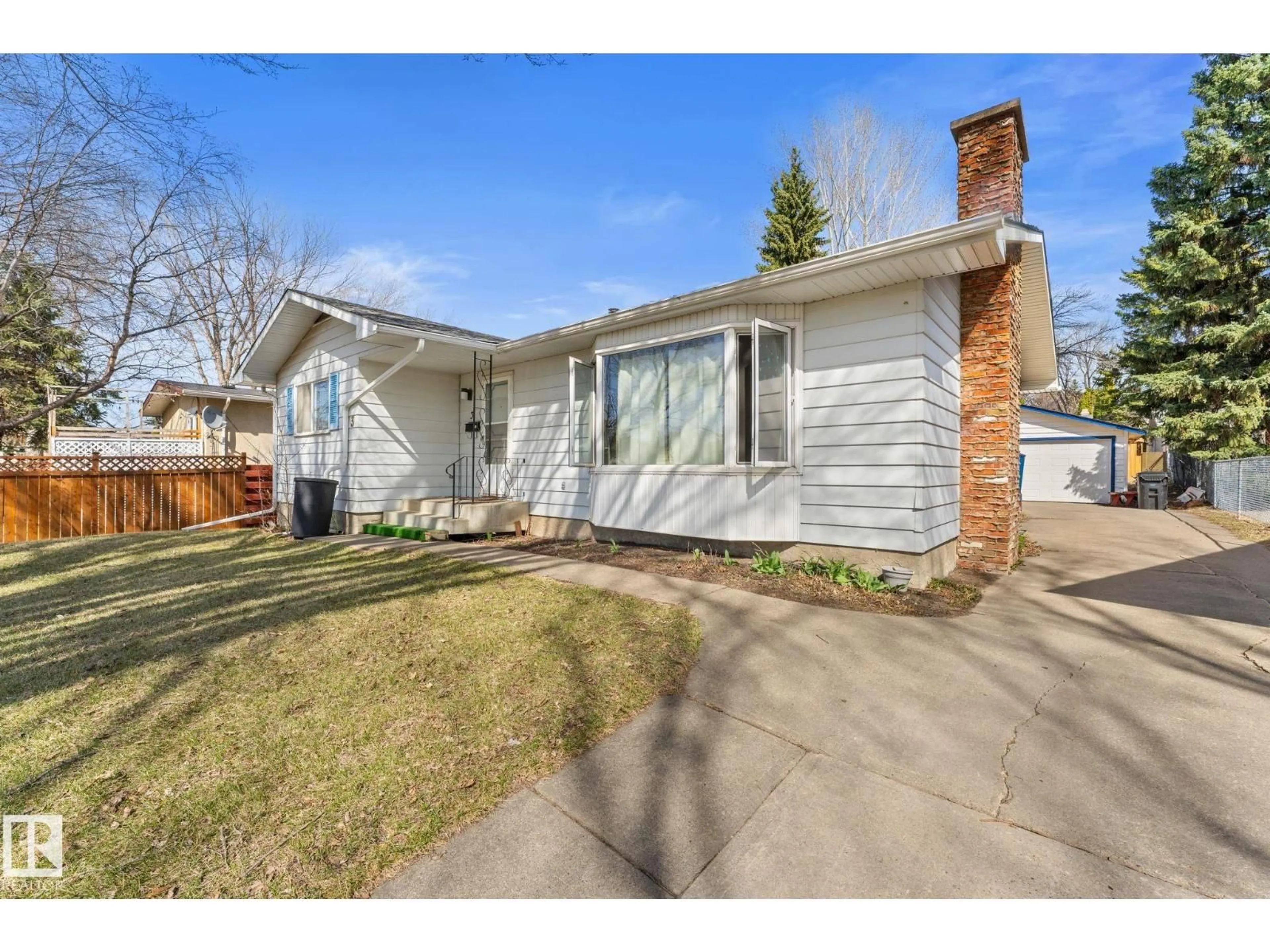 Unknown for 3 LUEDERS CO, Sherwood Park Alberta T8A1B2