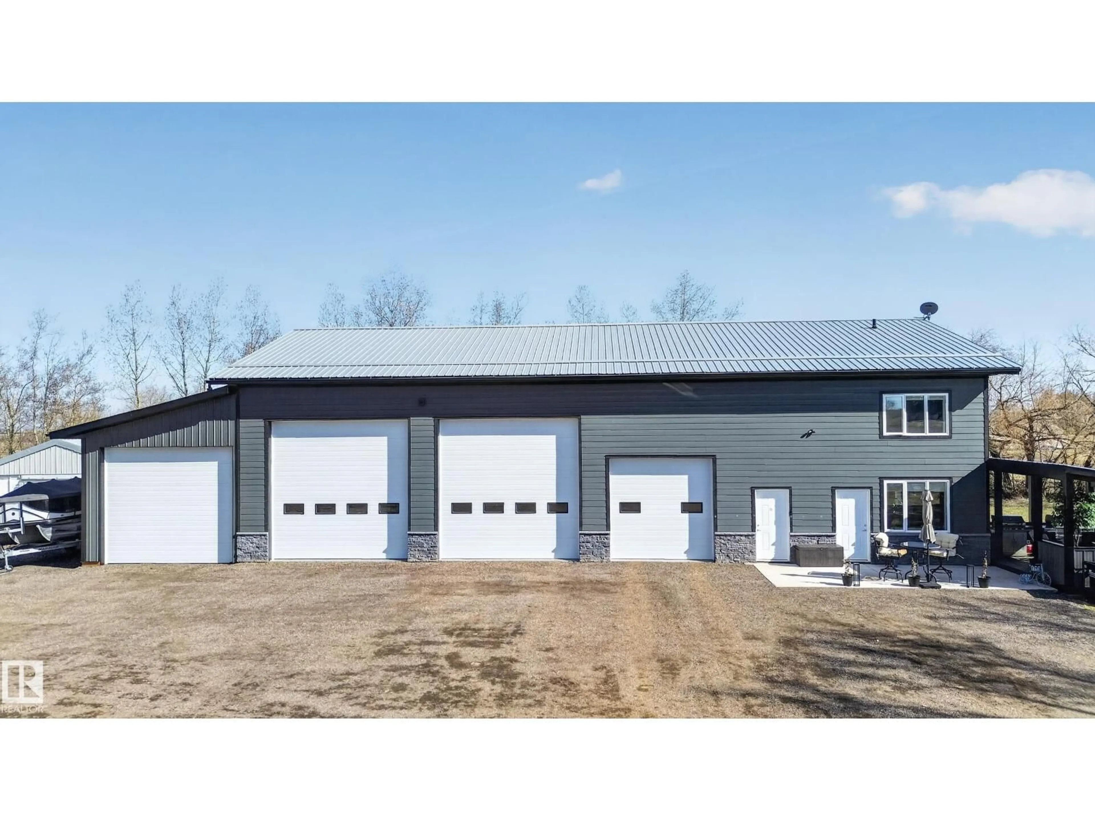 Indoor garage for 54530 RGE ROAD 215, Rural Strathcona County Alberta T8L4B9