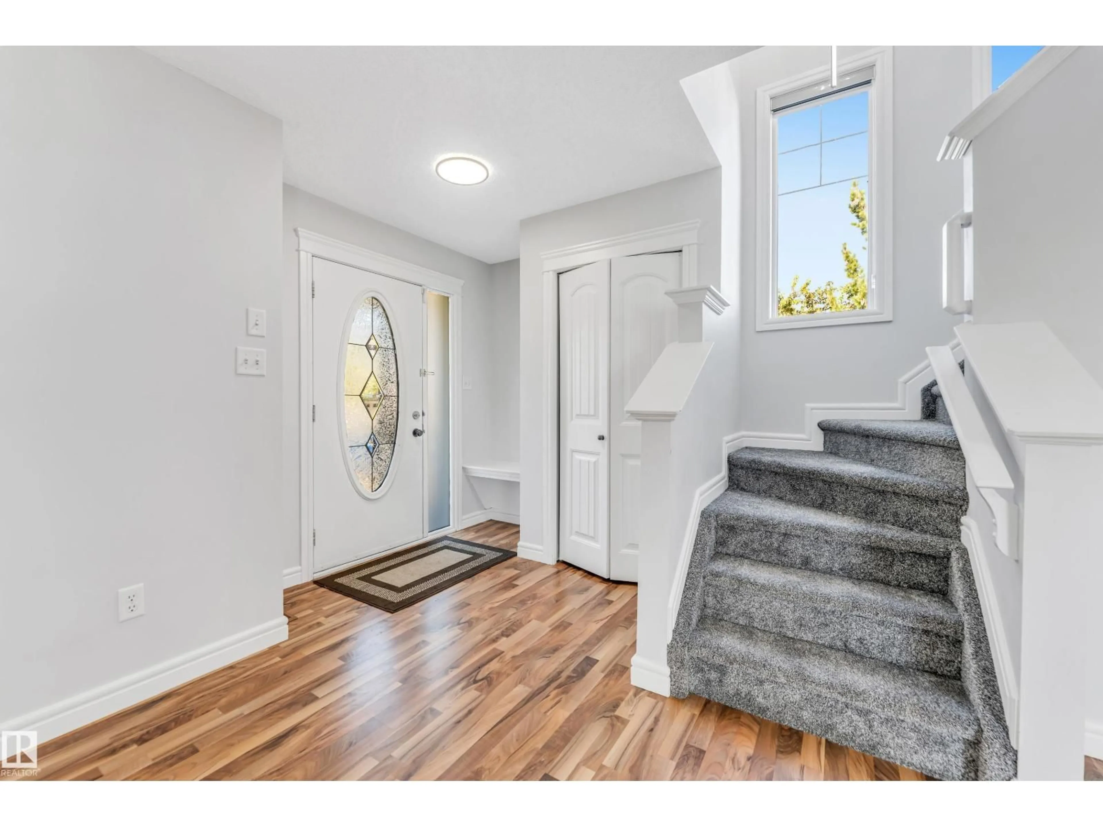 Indoor entryway for SW - 1921 119A ST, Edmonton Alberta T6W0E2