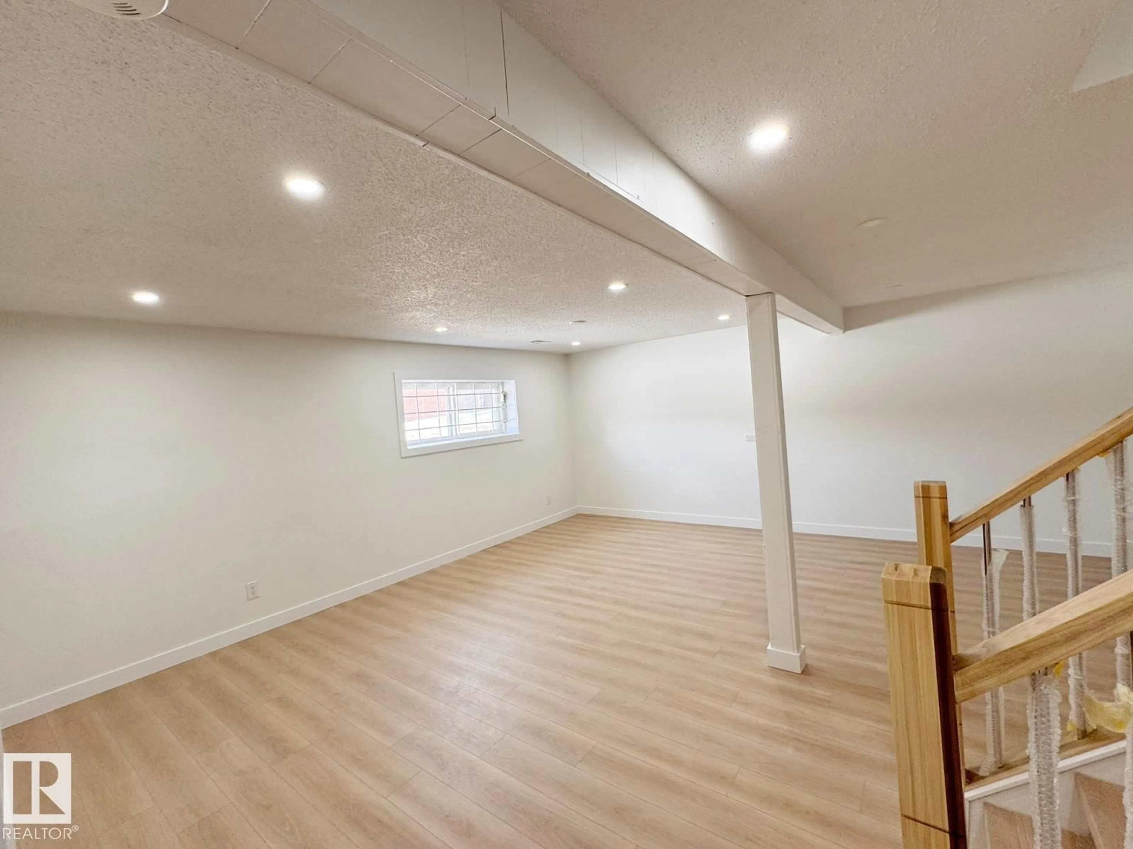 A pic of a room for 20 HUNT ROAD, Edmonton Alberta T5A4C4