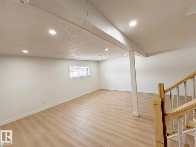 20 HUNT ROAD, Edmonton 4