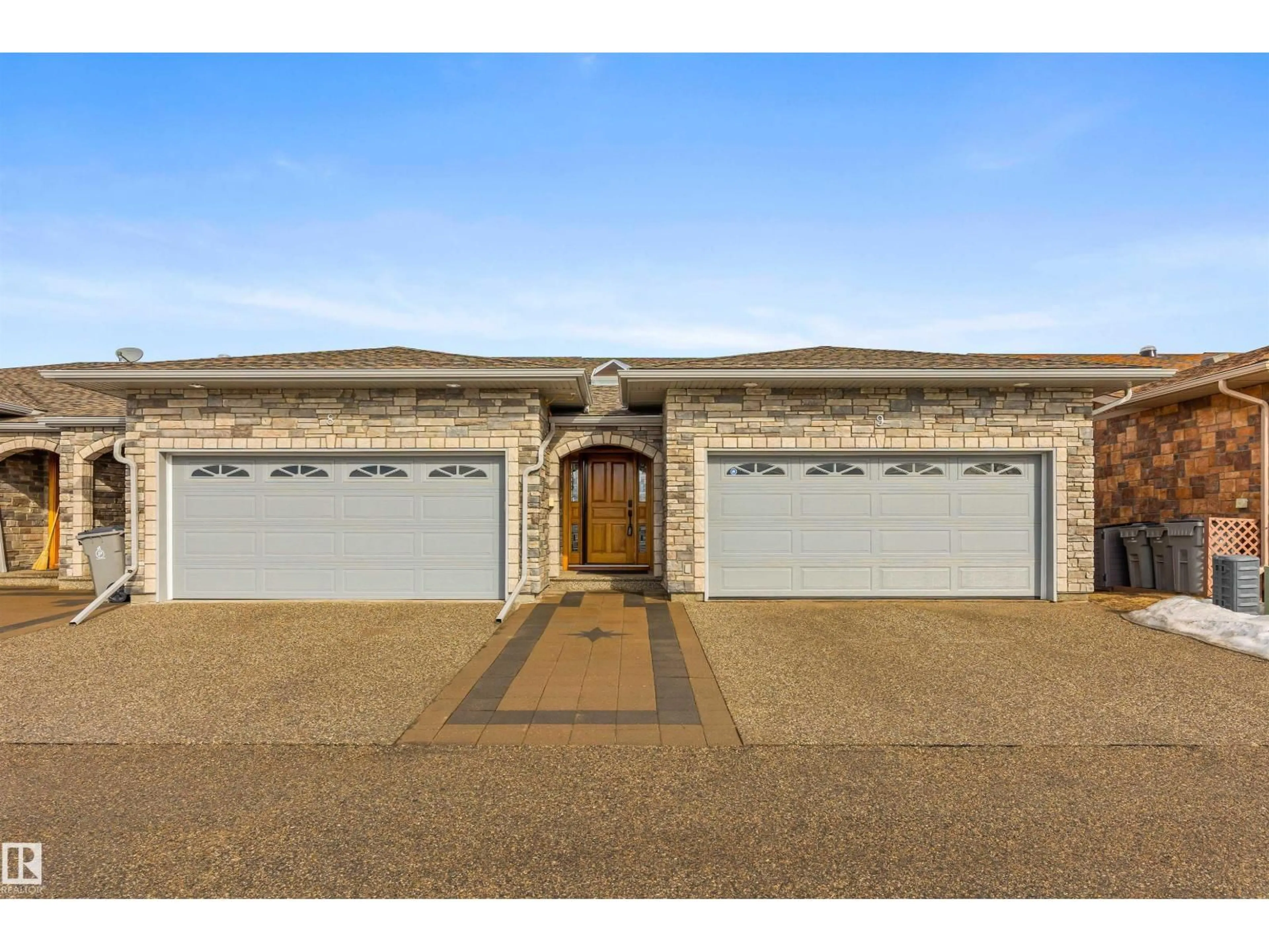 Indoor garage for 9 - 10500 103, Morinville Alberta T8R0E7