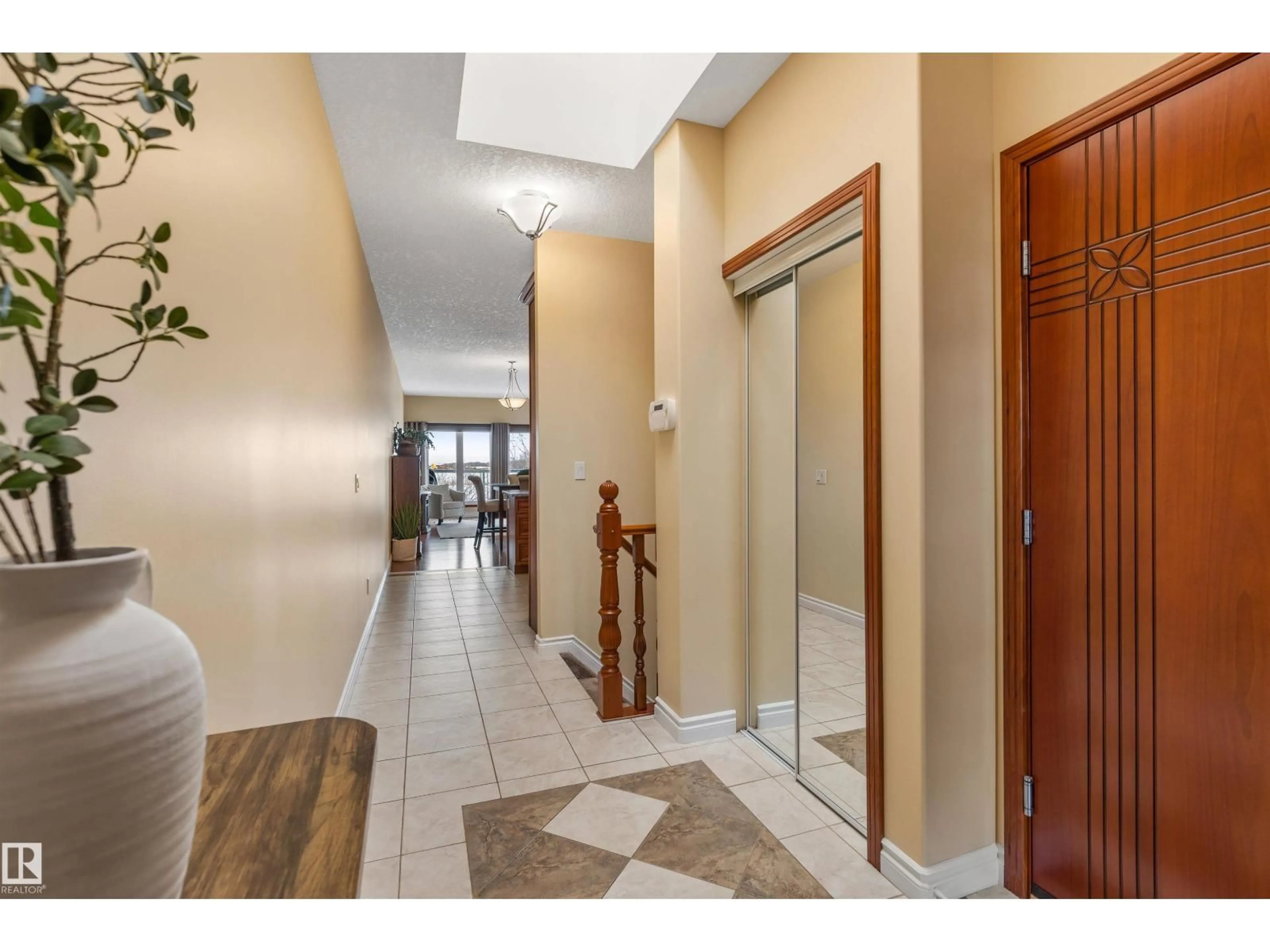Indoor foyer for 9 - 10500 103, Morinville Alberta T8R0E7