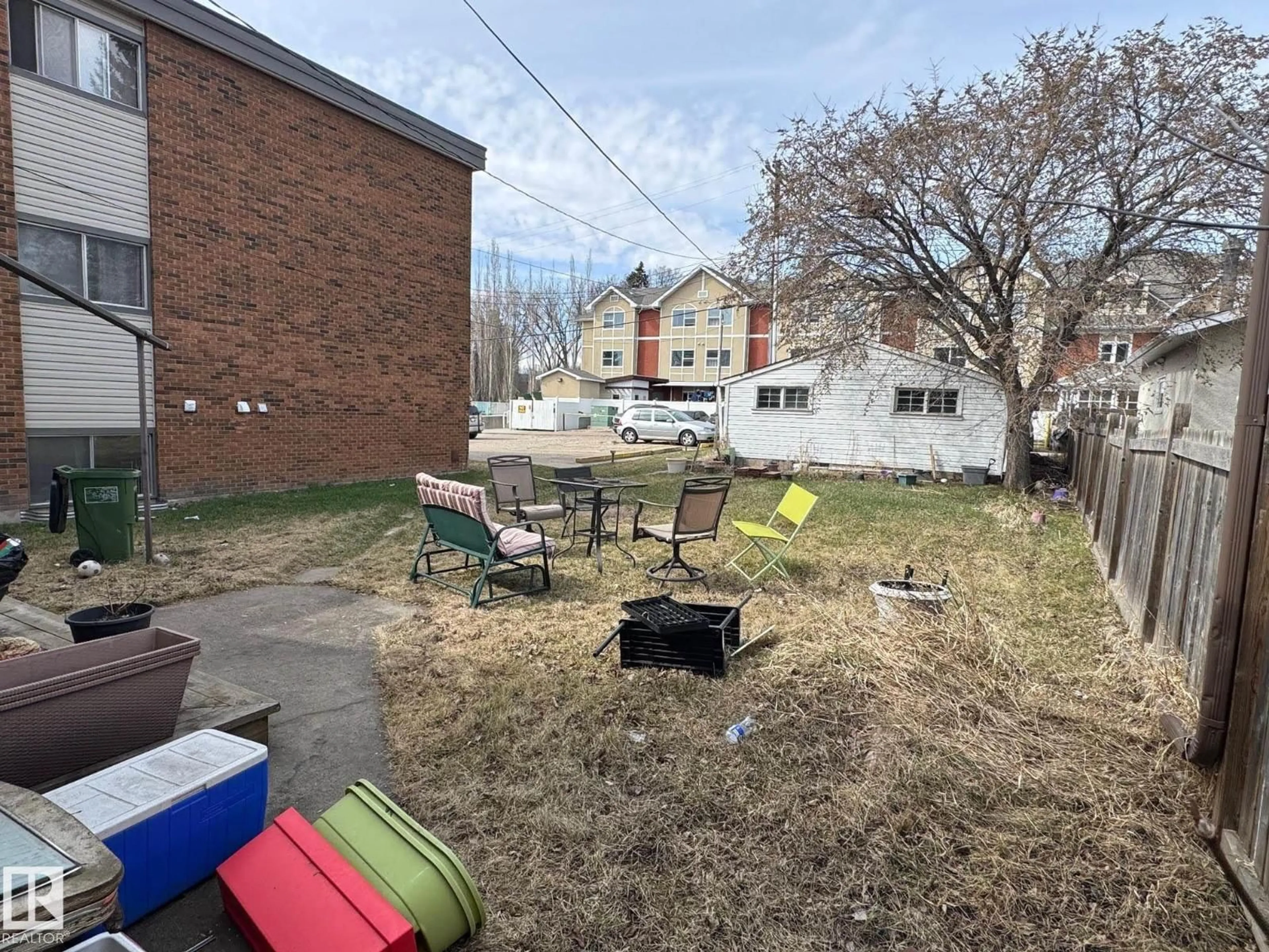 A pic from outside/outdoor area/front of a property/back of a property/a pic from drone, street for 10708 UNIVERSITY AV, Edmonton Alberta T6G0V6