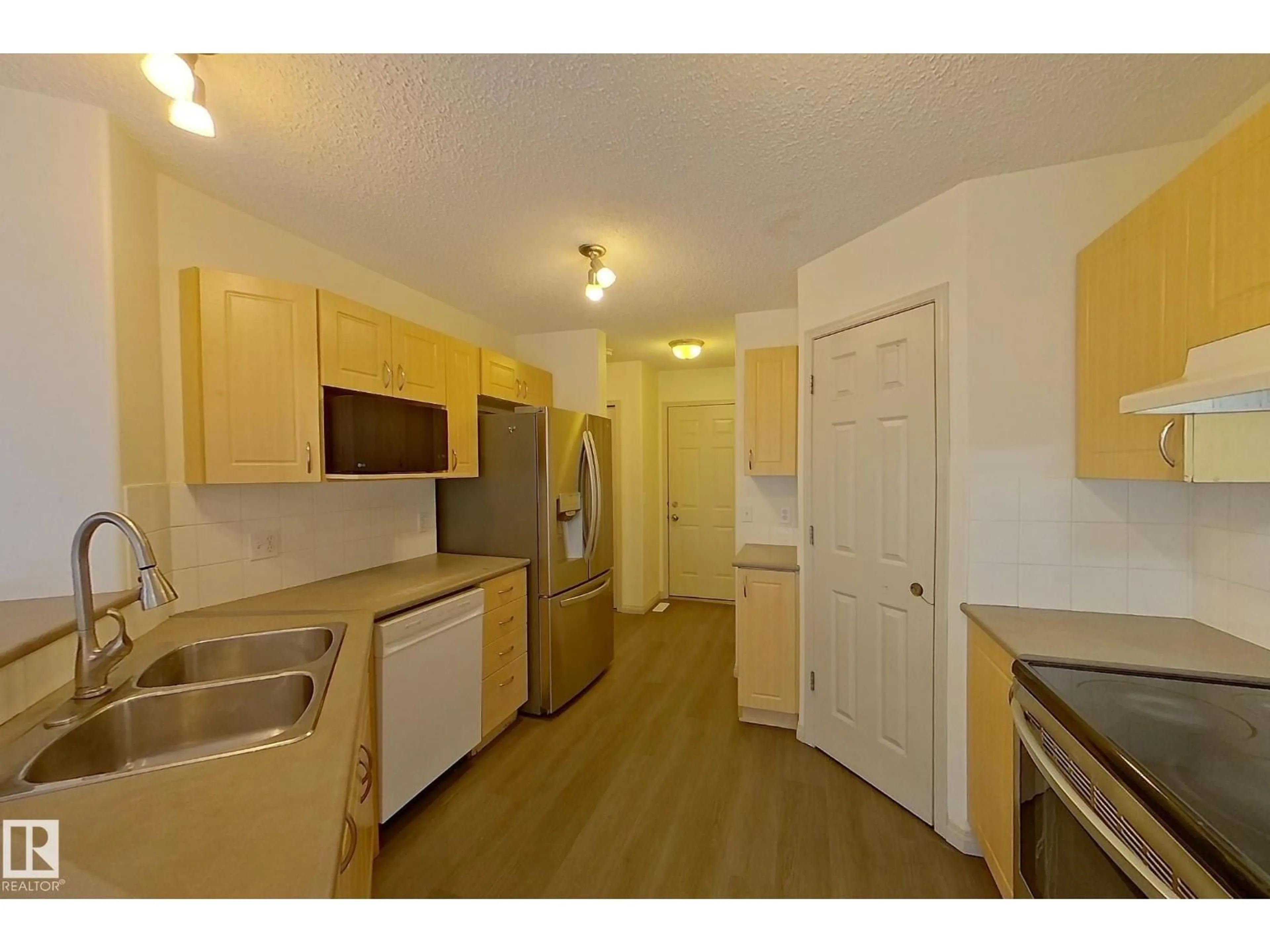 Standard kitchen, wood/laminate floor for 155 - 57 CROCUS CR, Sherwood Park Alberta T8H2M4
