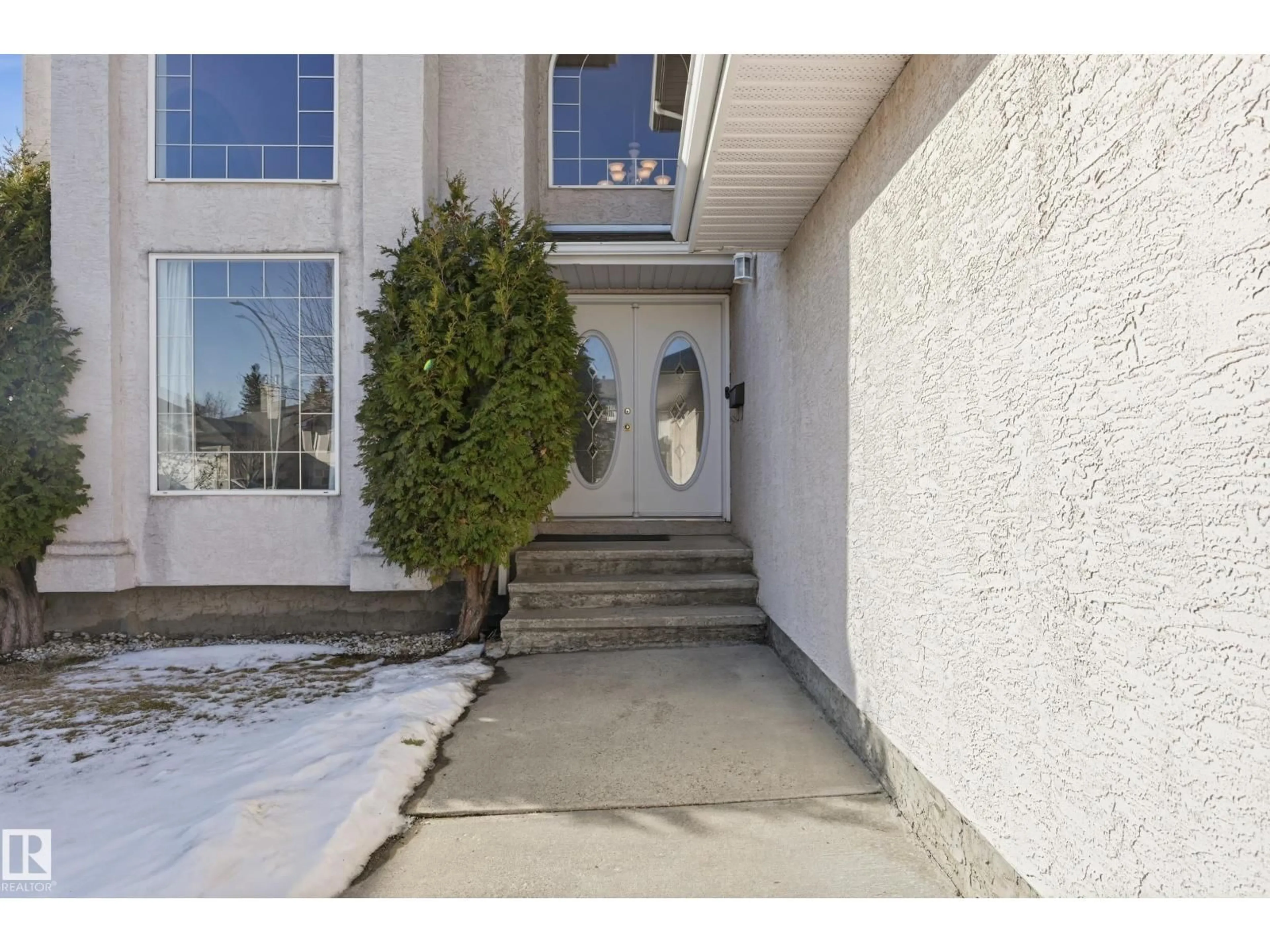 Indoor entryway for NW - 10331 156 AV, Edmonton Alberta T5X6B4