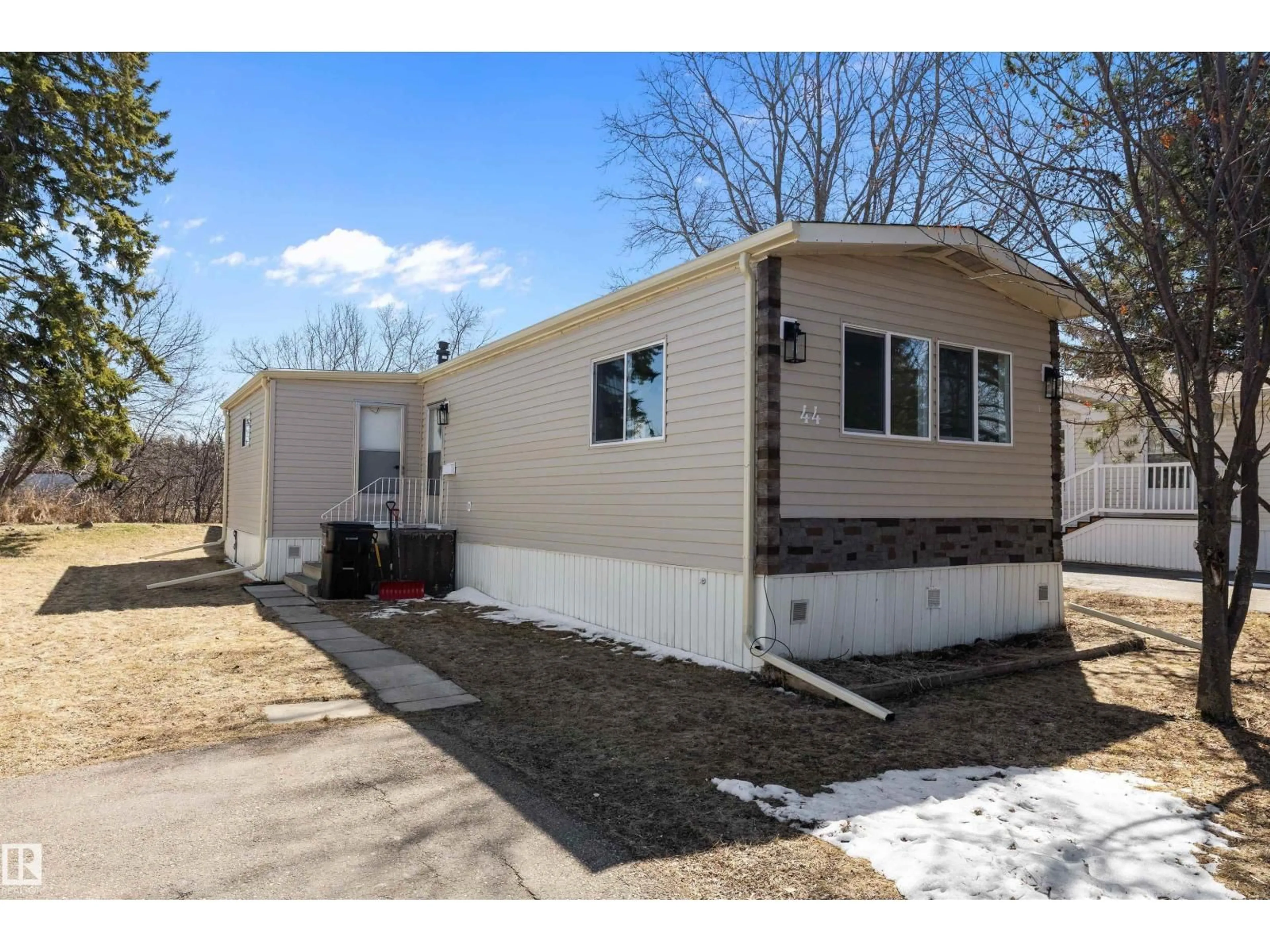Home with vinyl exterior material, street for 44 RIM RD, Edmonton Alberta T6P1G7