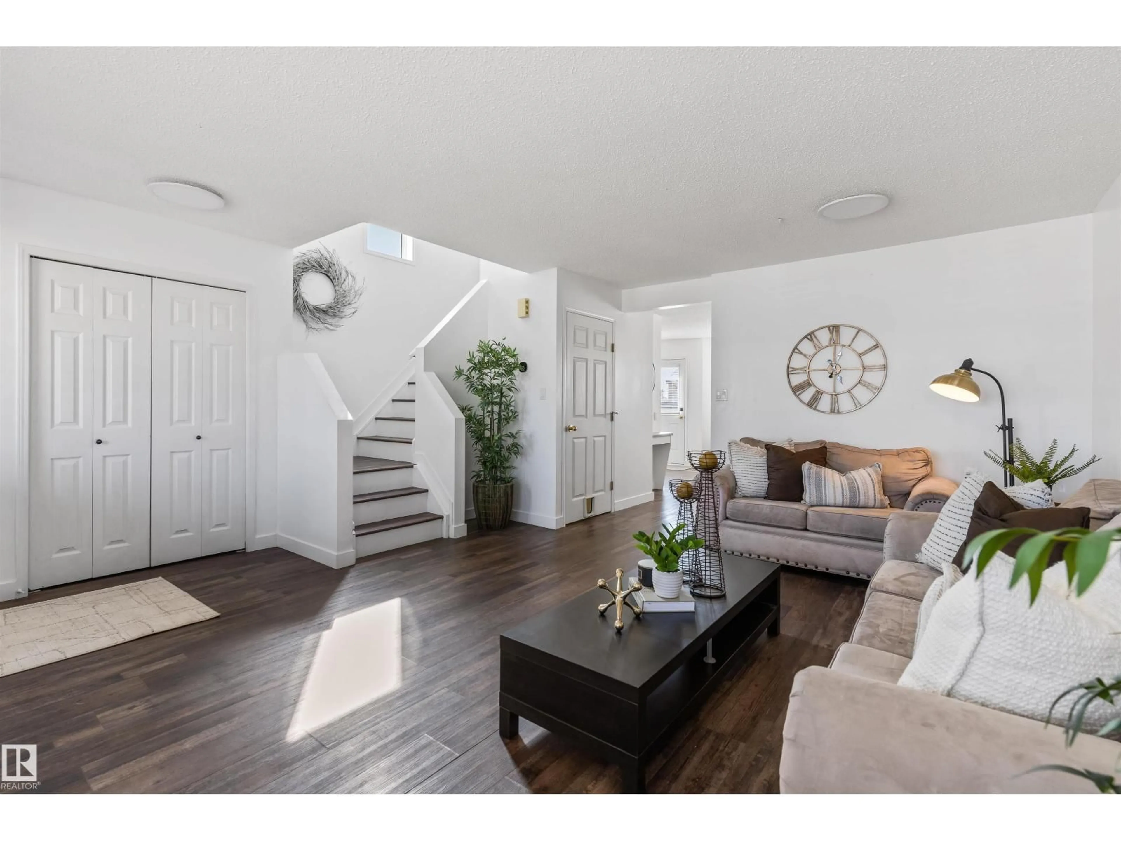 Unknown for 4272 24 ST, Edmonton Alberta T5T1L9