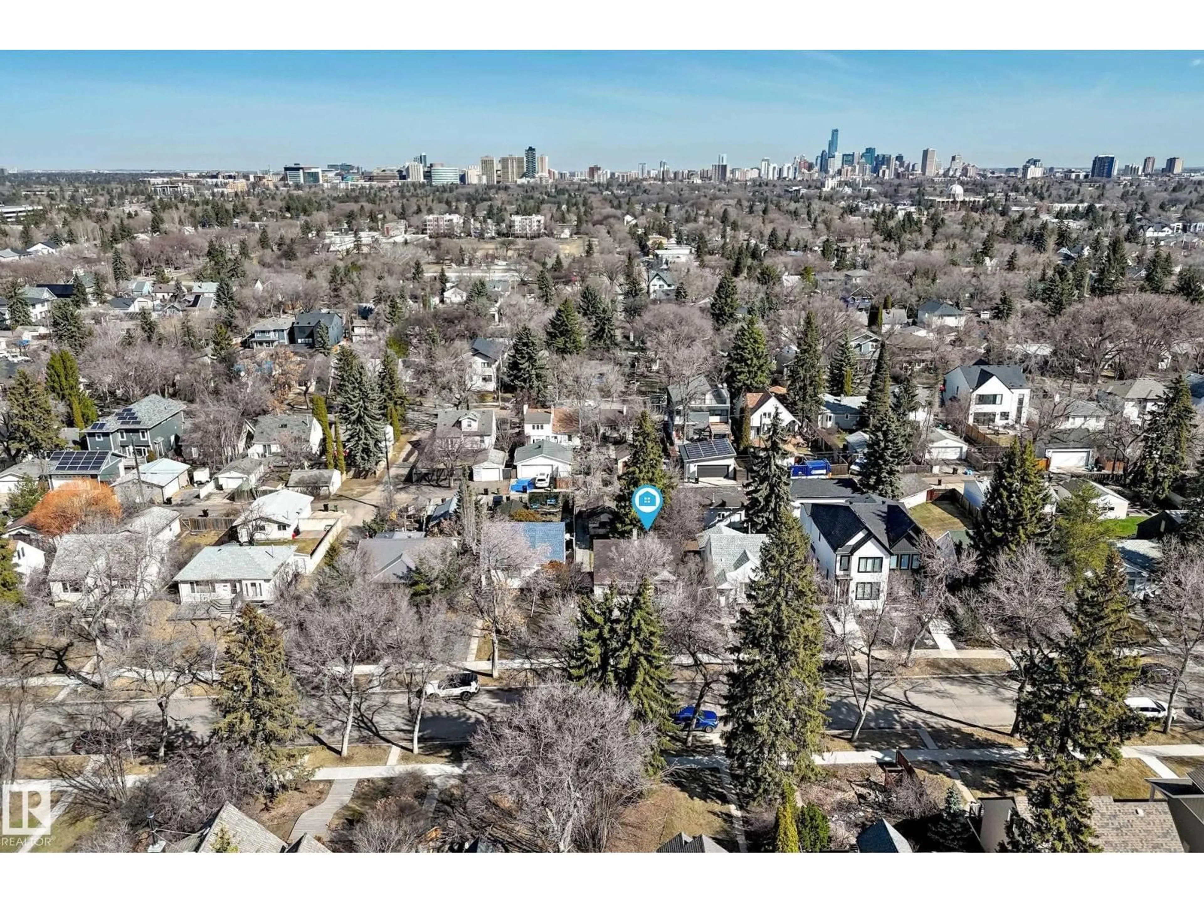 A pic from outside/outdoor area/front of a property/back of a property/a pic from drone, street for NW - 10954 62 AV, Edmonton Alberta T6H1N2