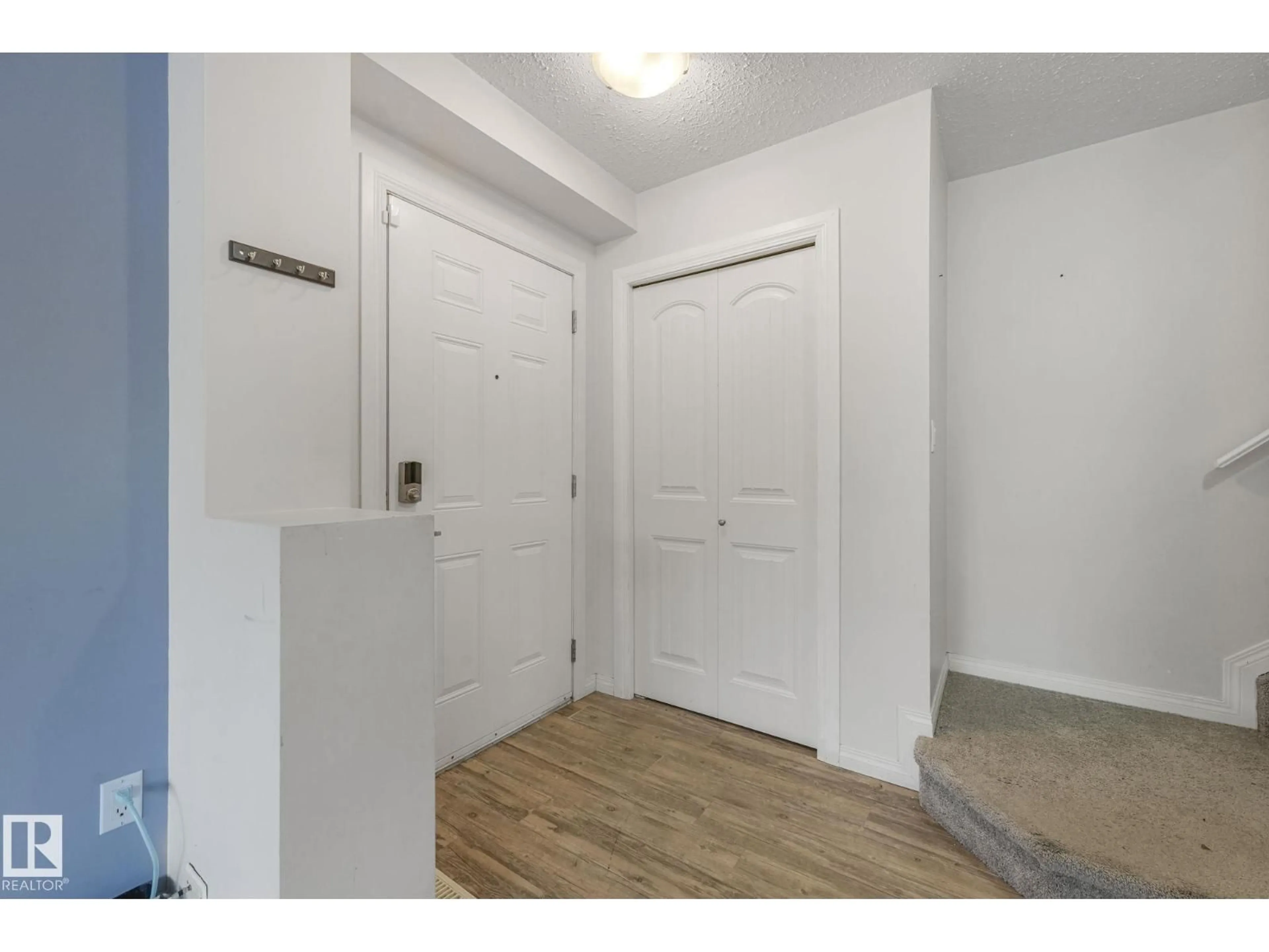 Indoor entryway for #2 - 11813 43 ST, Edmonton Alberta T5W2P3