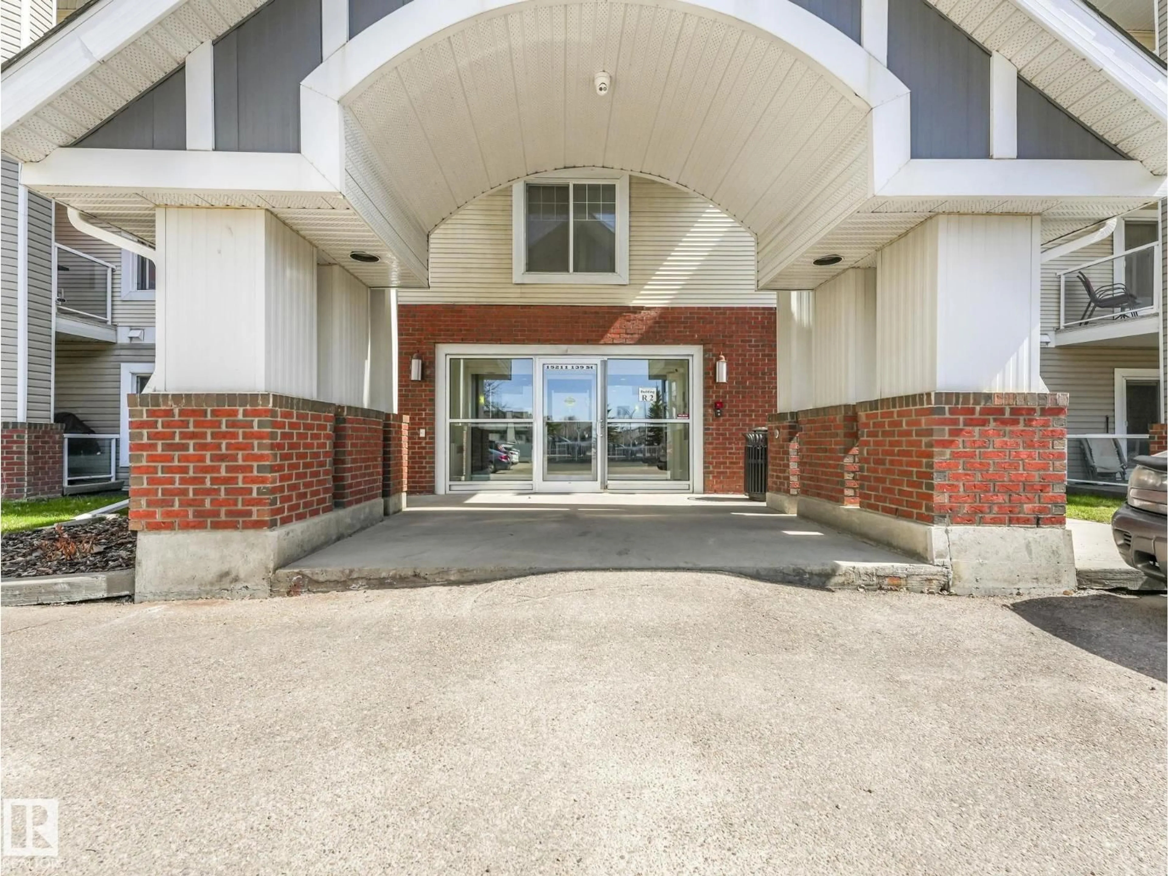 Indoor foyer for #217 - 15211 139 ST, Edmonton Alberta T6V0A1