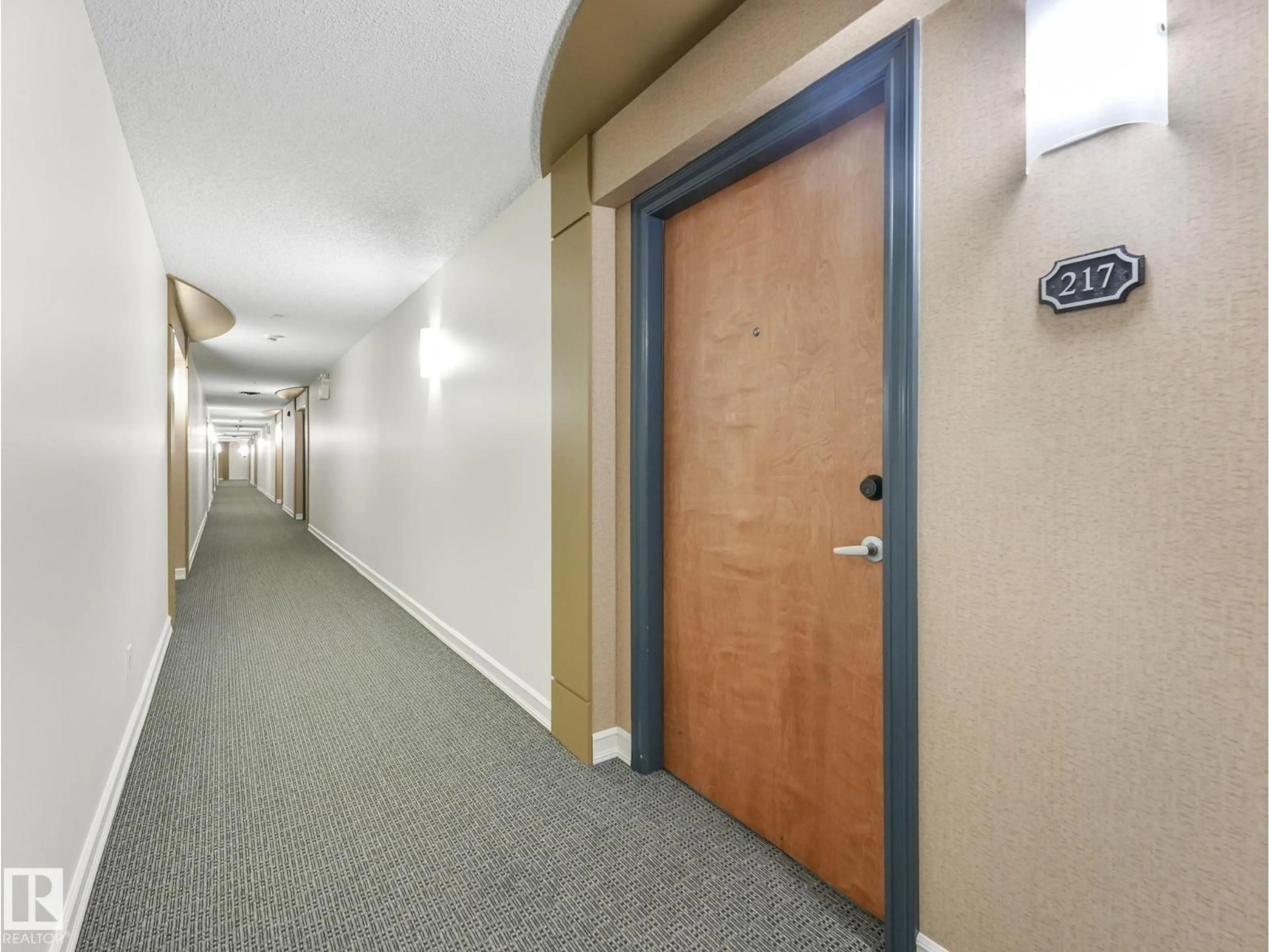 Indoor foyer for #217 - 15211 139 ST, Edmonton Alberta T6V0A1