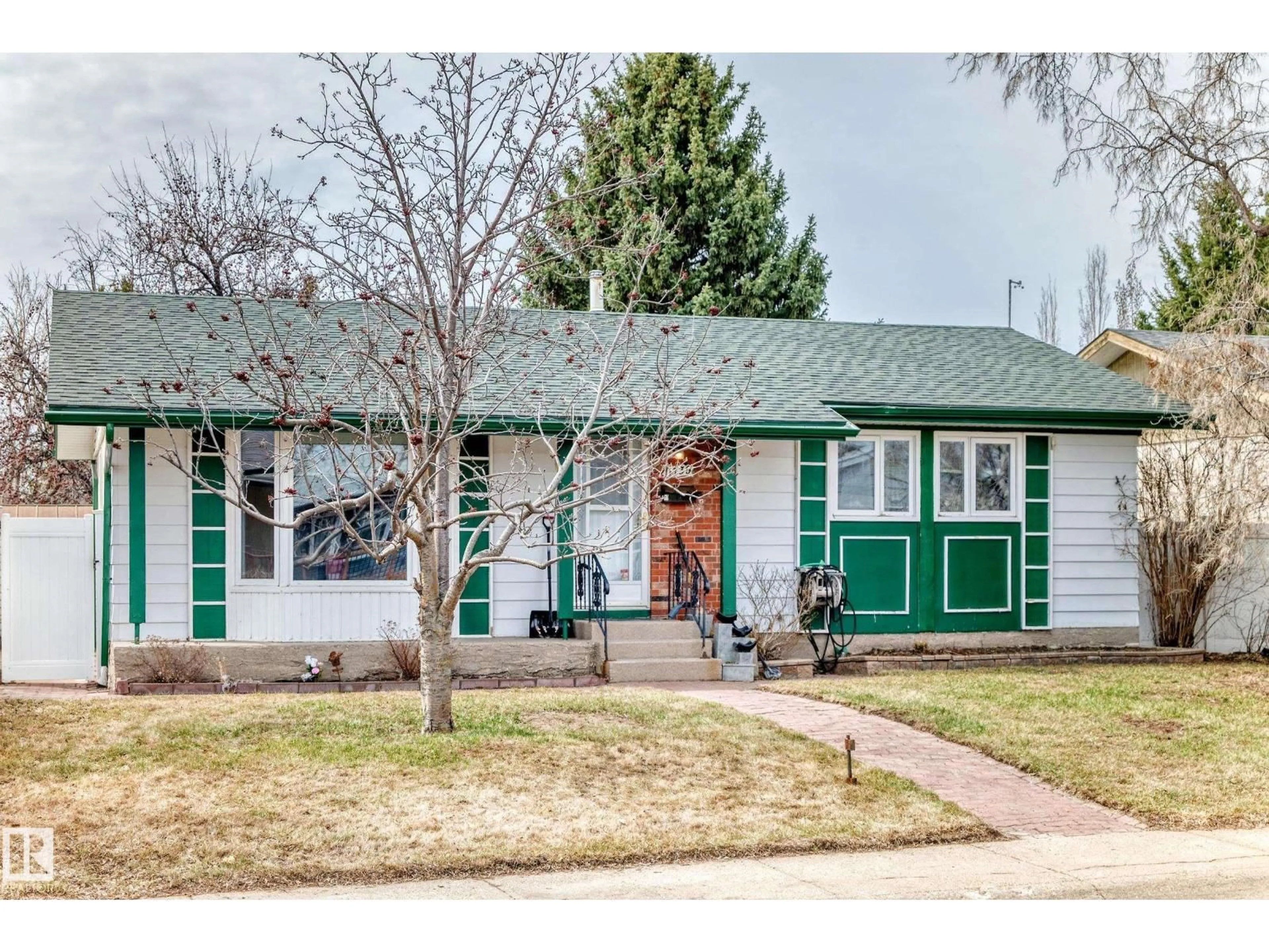 Unknown for 11739 152A AV, Edmonton Alberta T5X1E5