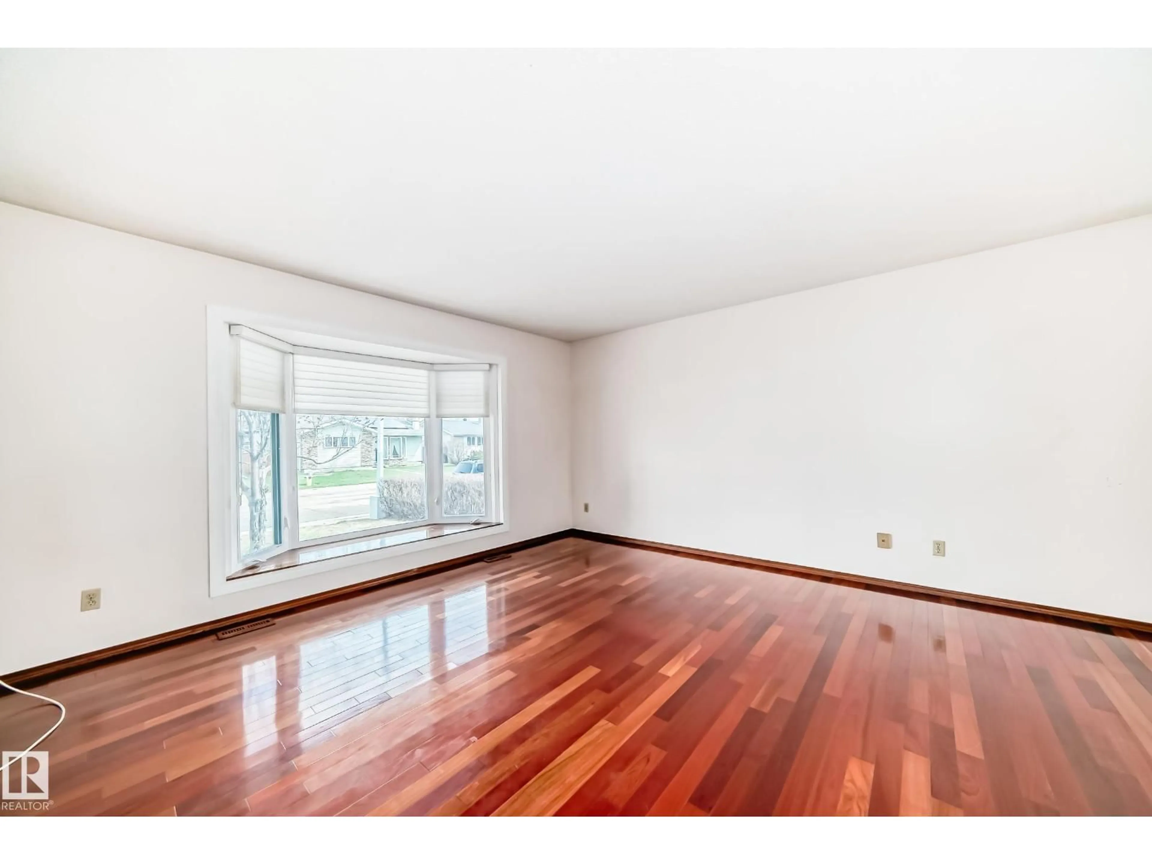 A pic of a room for 11739 152A AV, Edmonton Alberta T5X1E5