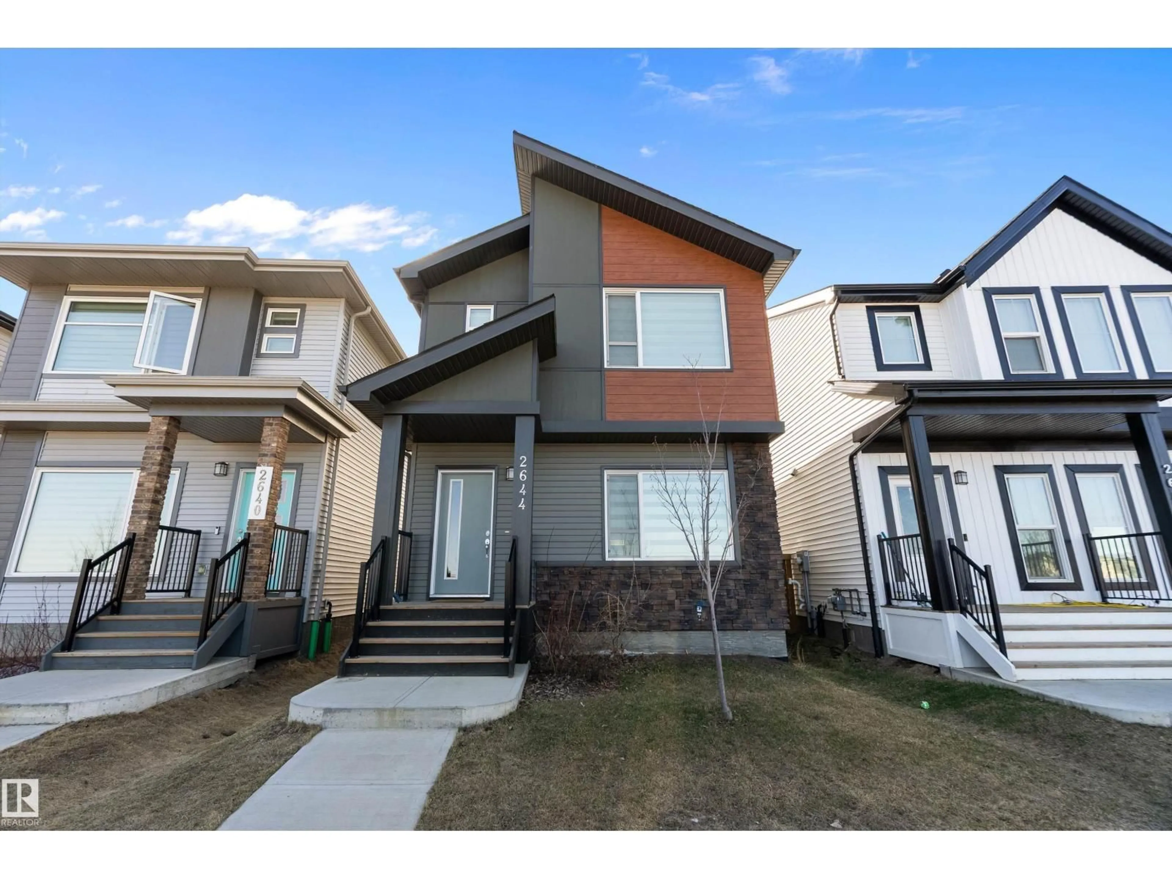 Home with vinyl exterior material, street for NW - 2644 192 ST, Edmonton Alberta T6M1L1