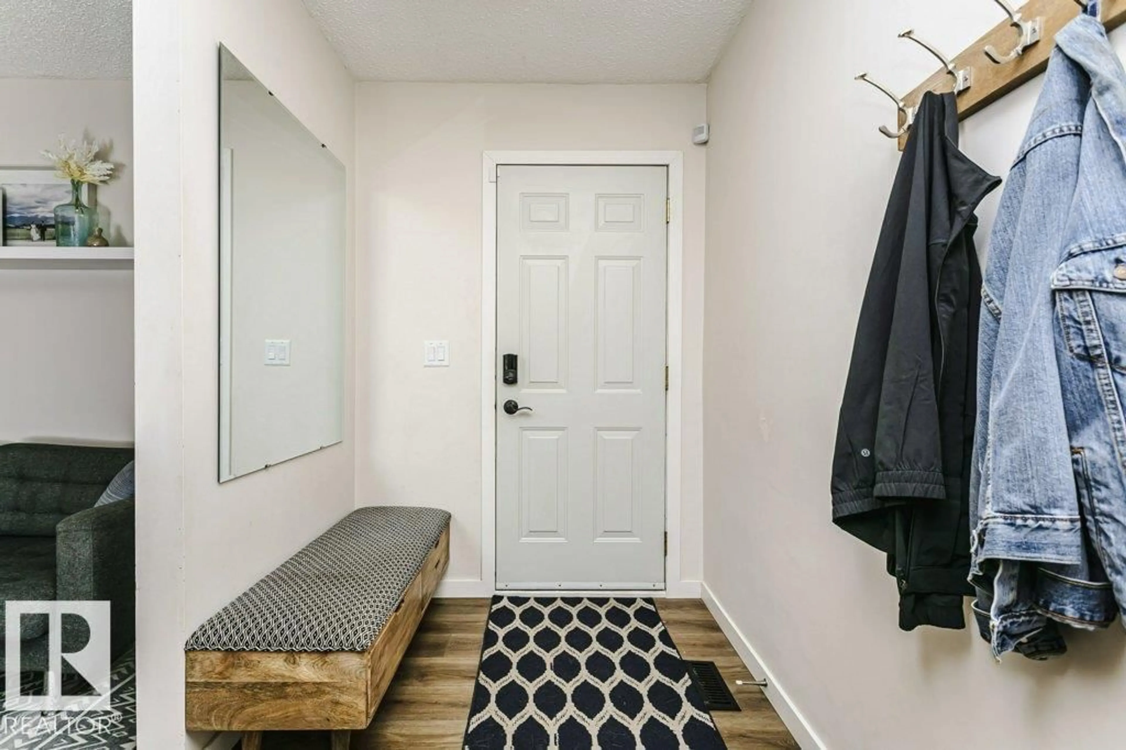 Indoor entryway for NW - 9412 176 AV, Edmonton Alberta T5Z2C1