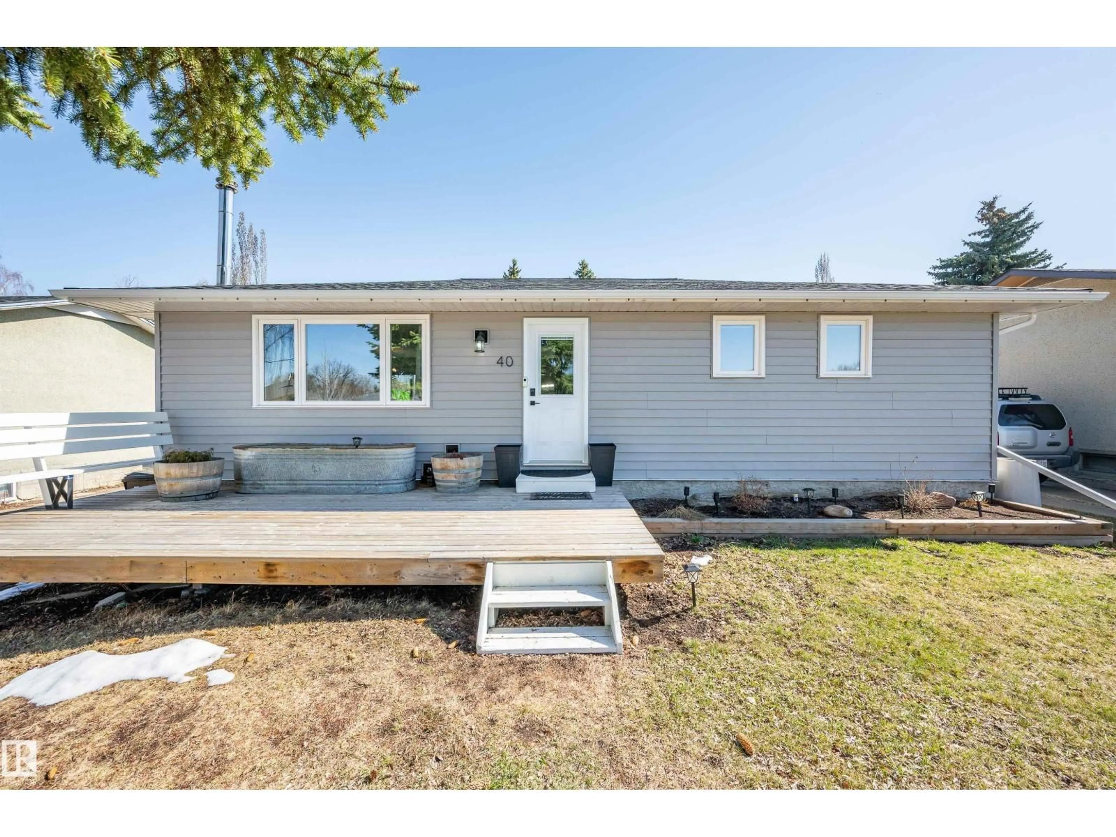Home with vinyl exterior material, unknown for 40 WREN CR, Sherwood Park Alberta T8A0G5