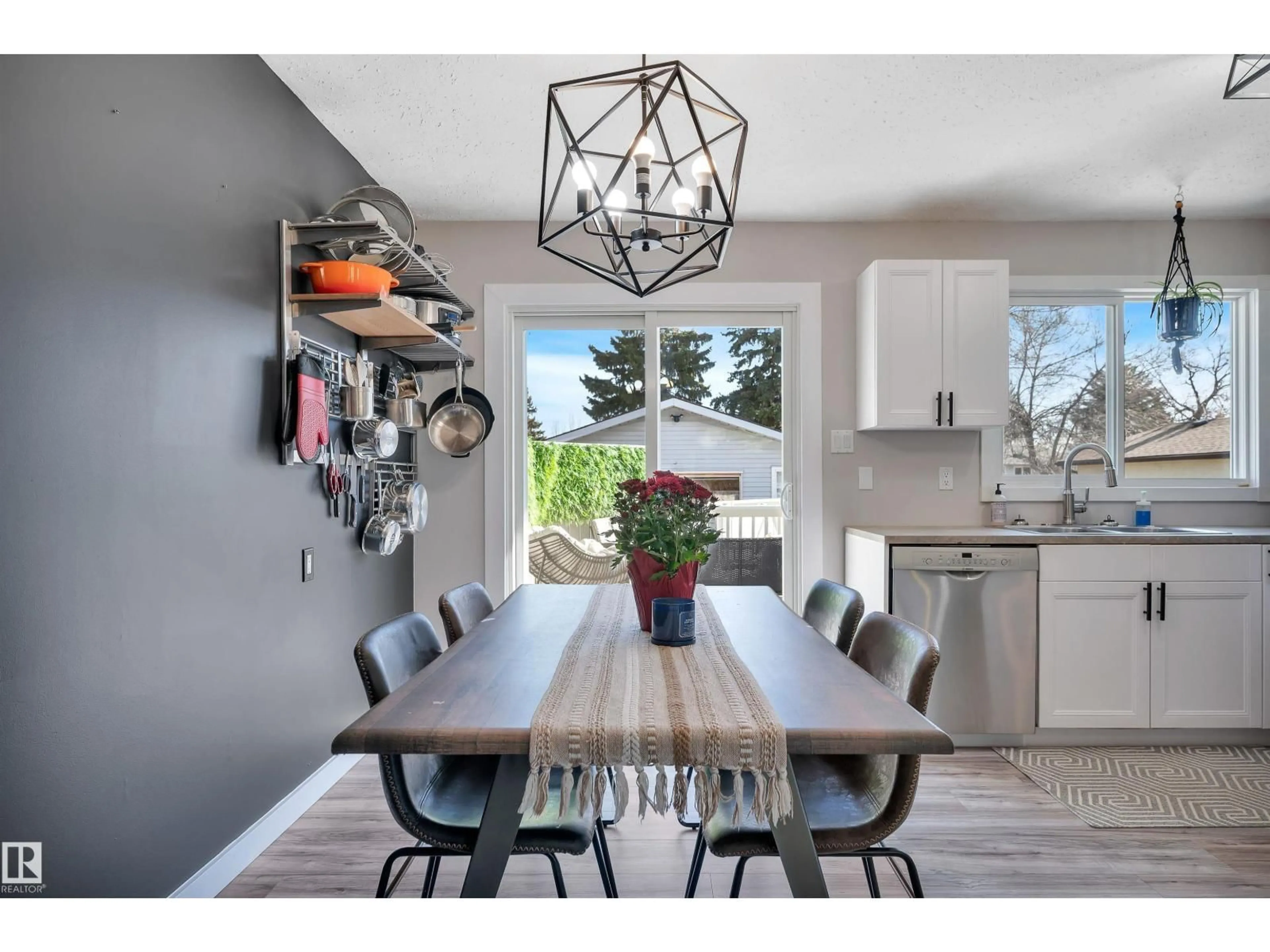 Contemporary kitchen, unknown for 40 WREN CR, Sherwood Park Alberta T8A0G5
