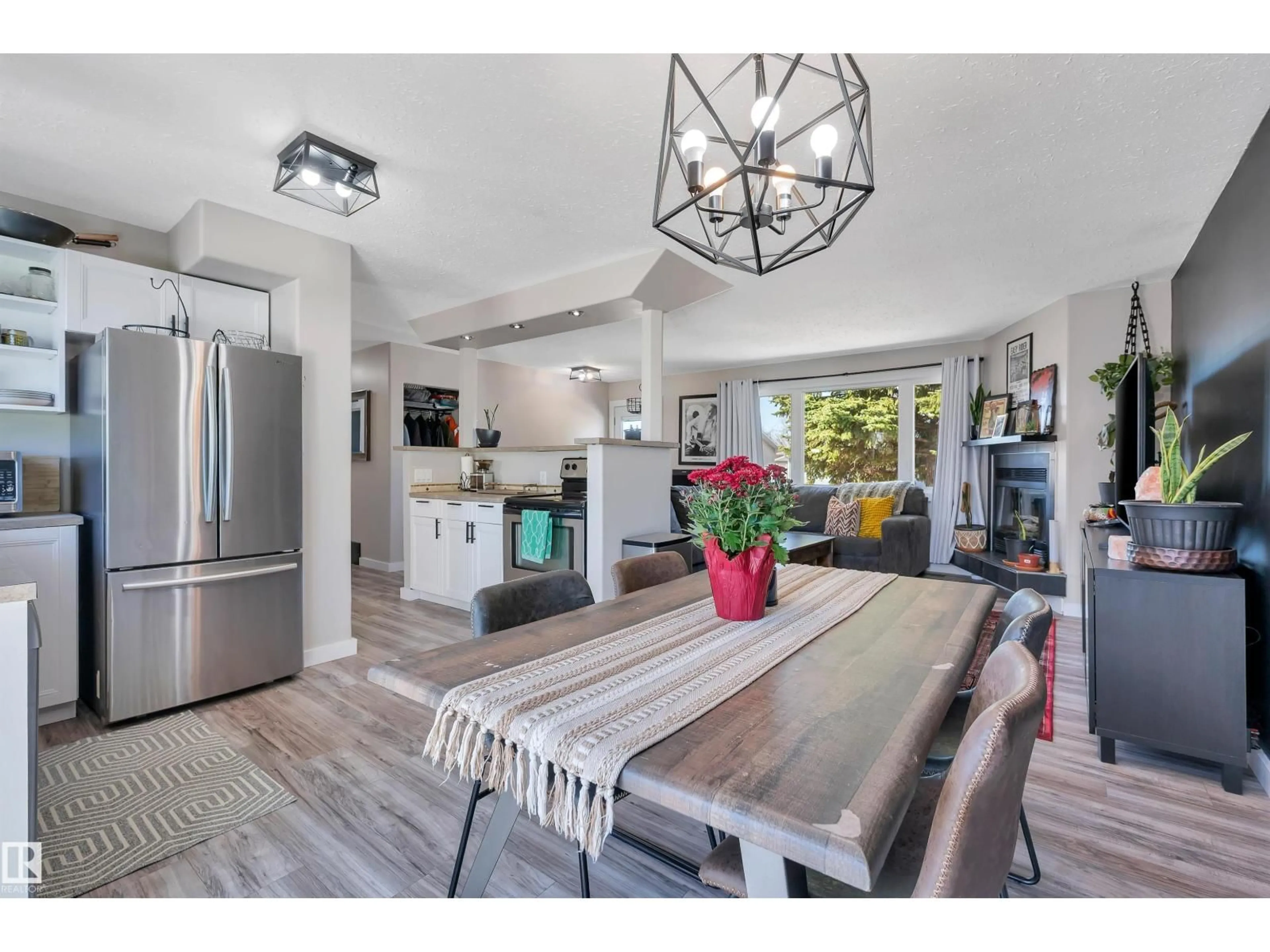 Open concept kitchen, wood/laminate floor for 40 WREN CR, Sherwood Park Alberta T8A0G5