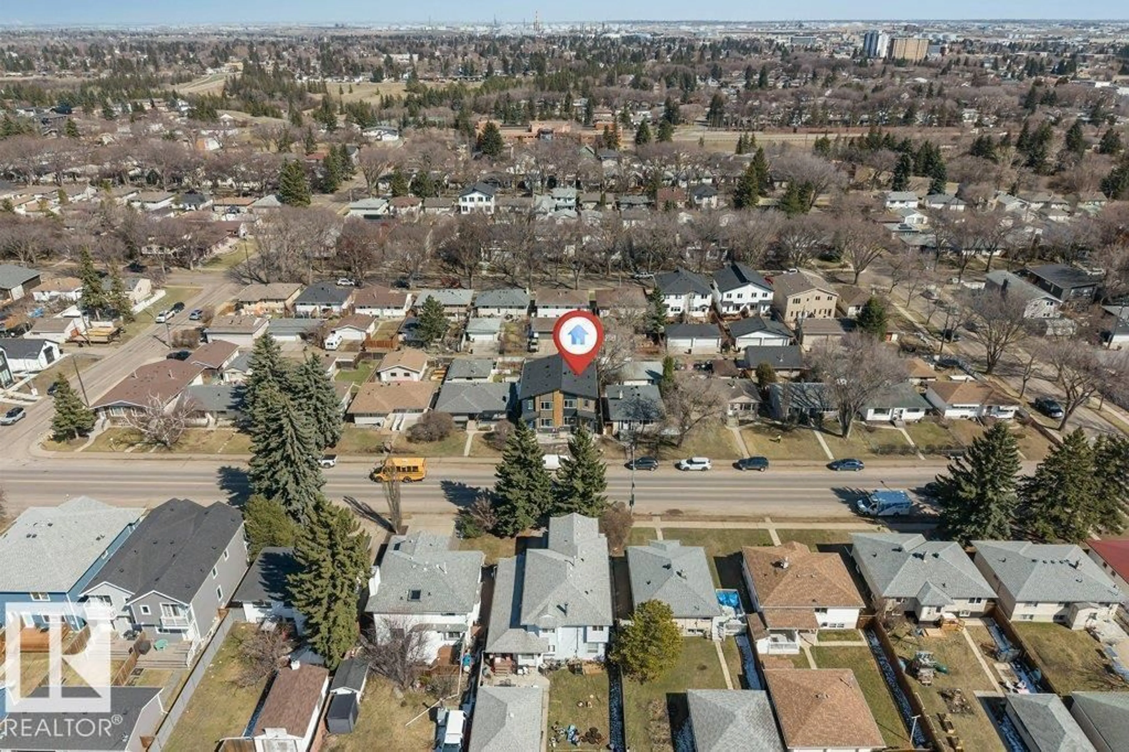 A pic from outside/outdoor area/front of a property/back of a property/a pic from drone, street for NW - 10323 79 ST, Edmonton Alberta T6A3G7