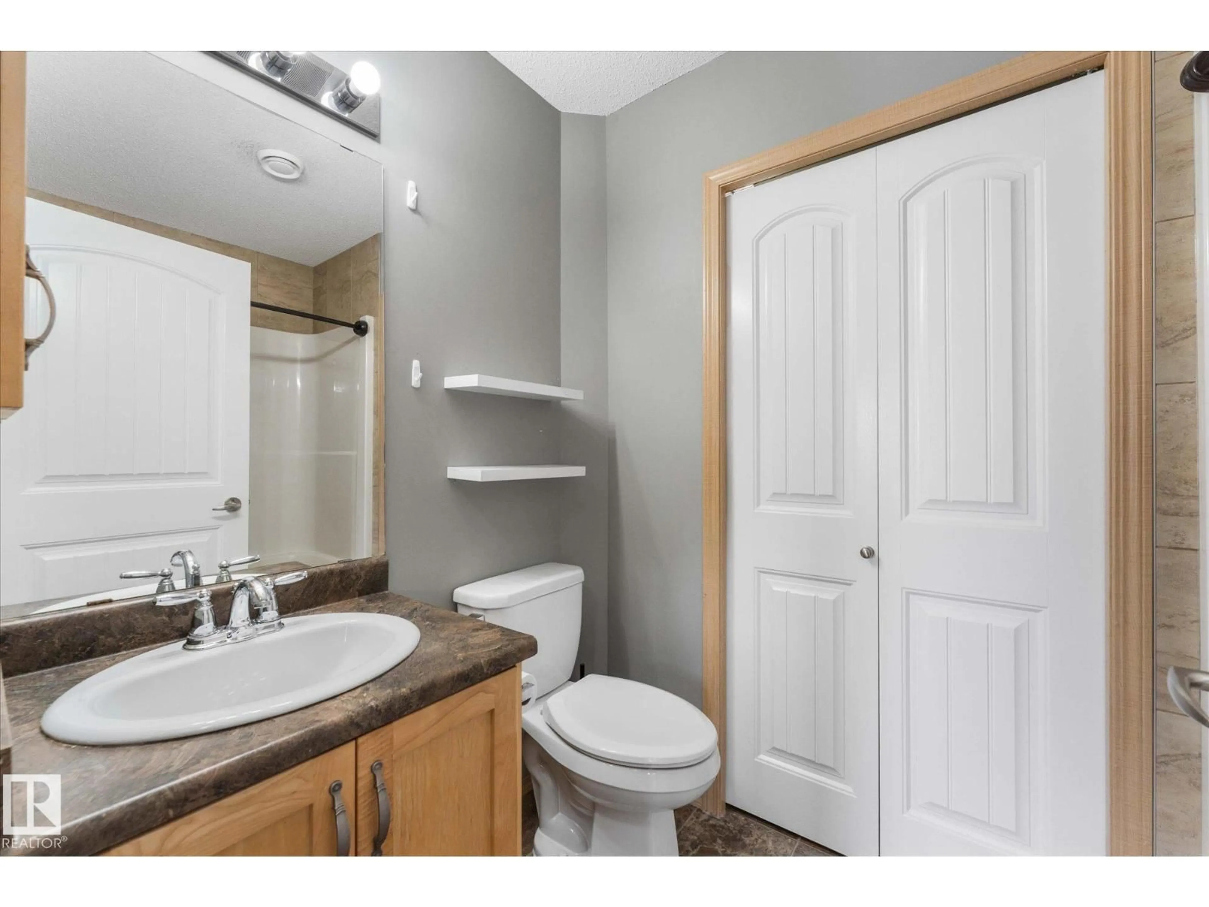 Standard bathroom, unknown for SW - 86 604 62 ST, Edmonton Alberta T6X0K4