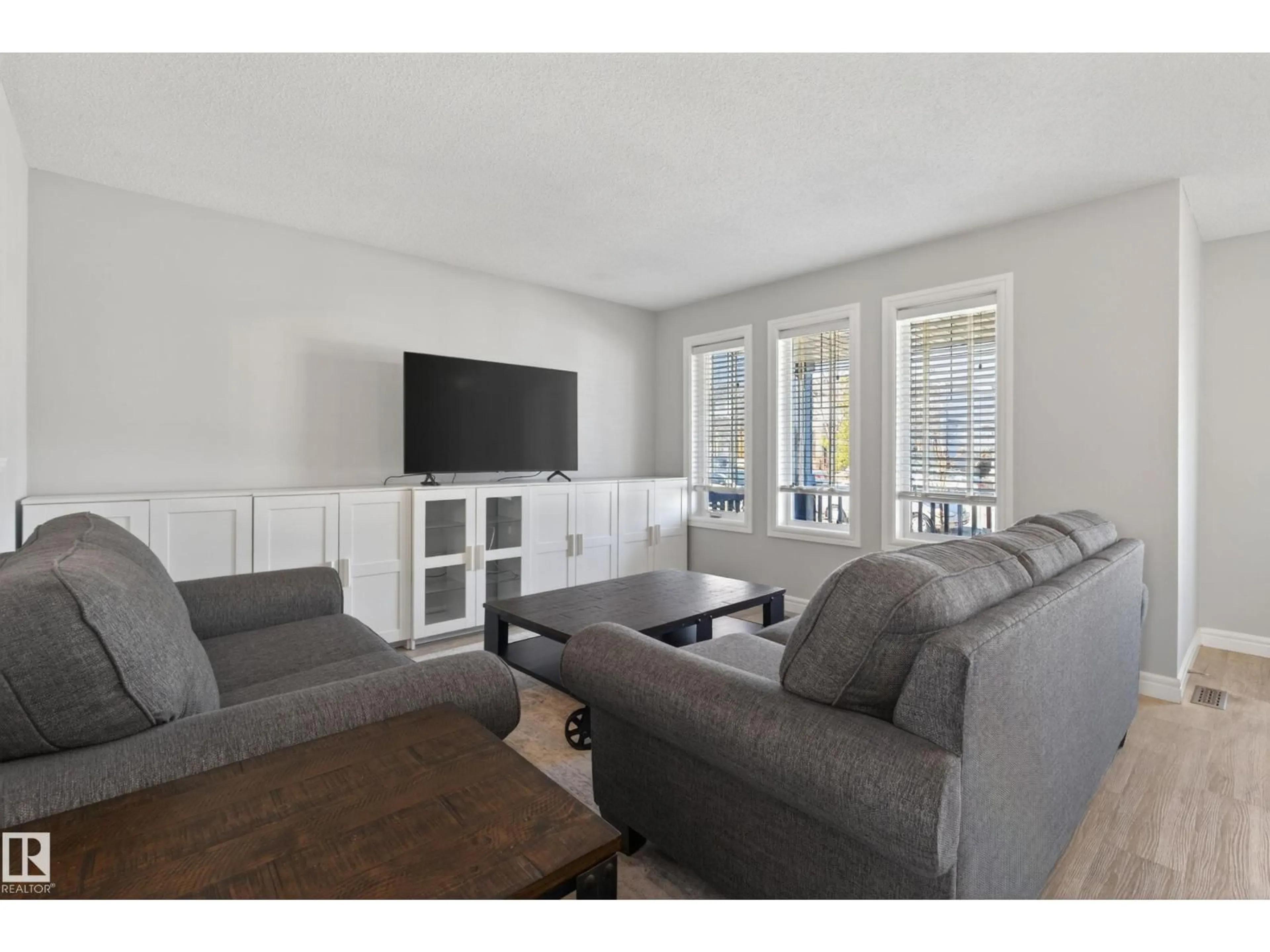 Living room with furniture, unknown for 147 SUMMERWOOD DR, Sherwood Park Alberta T8H0B3