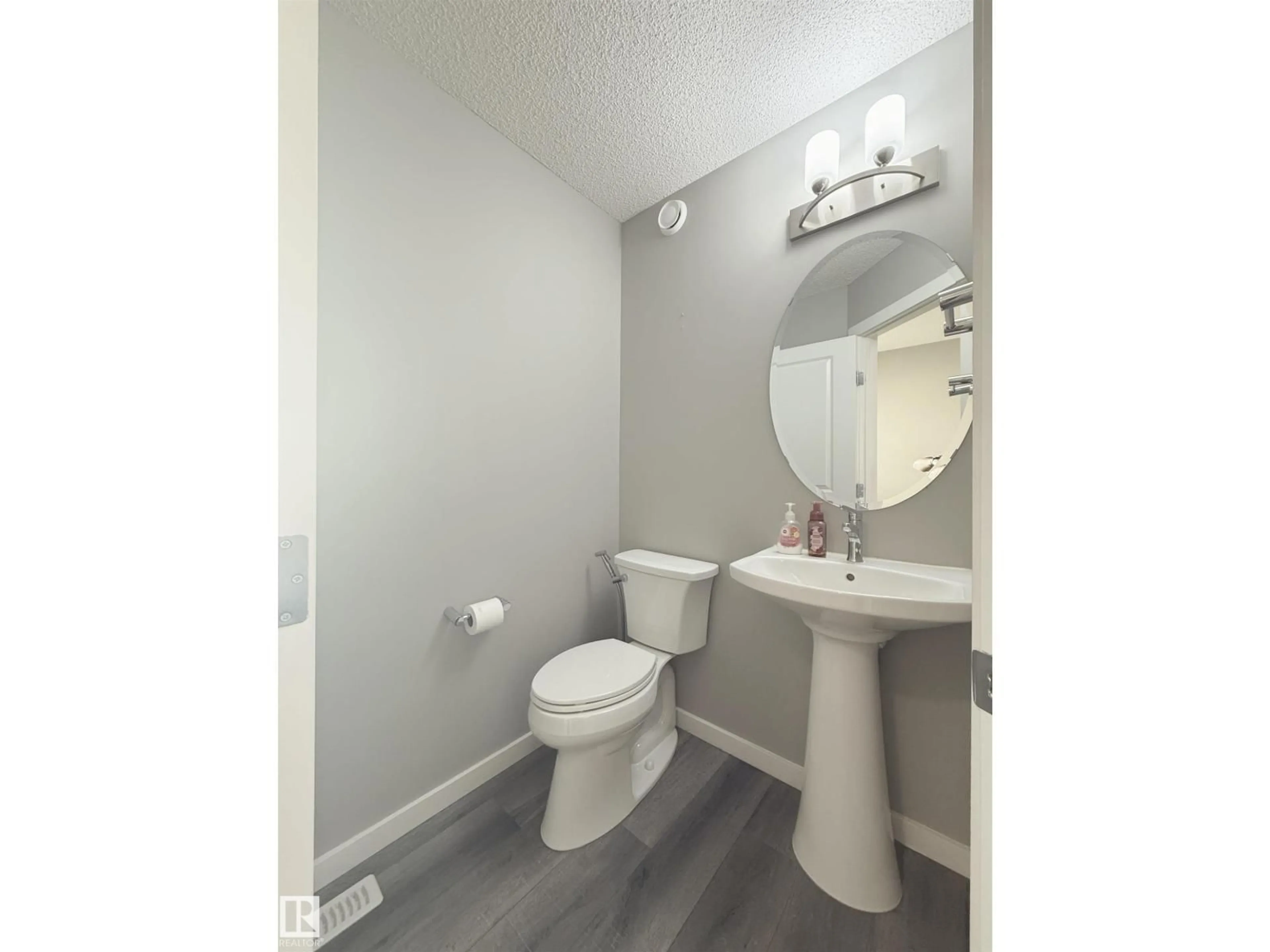 Standard bathroom, unknown for 2374 WONNACOTT CR, Edmonton Alberta T6X2J4