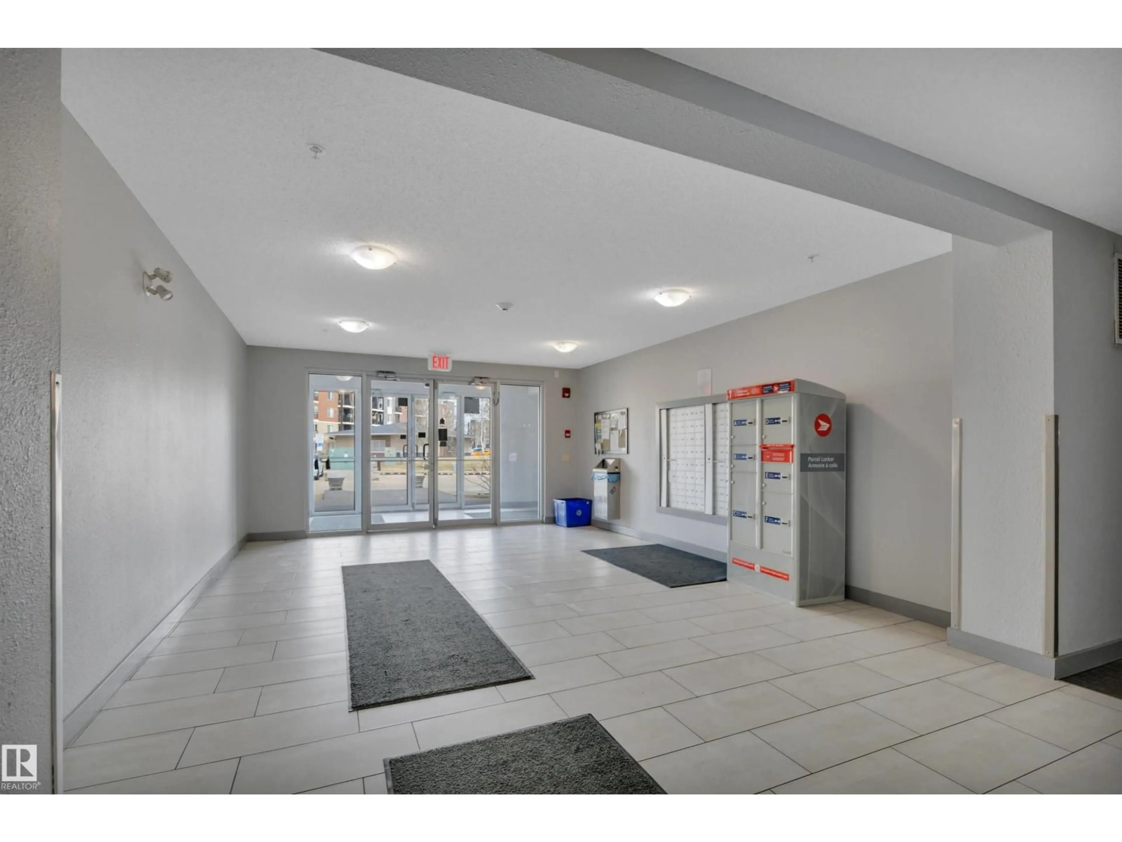 Indoor foyer for #208 - 11820 22 AV, Edmonton Alberta T6W2A2