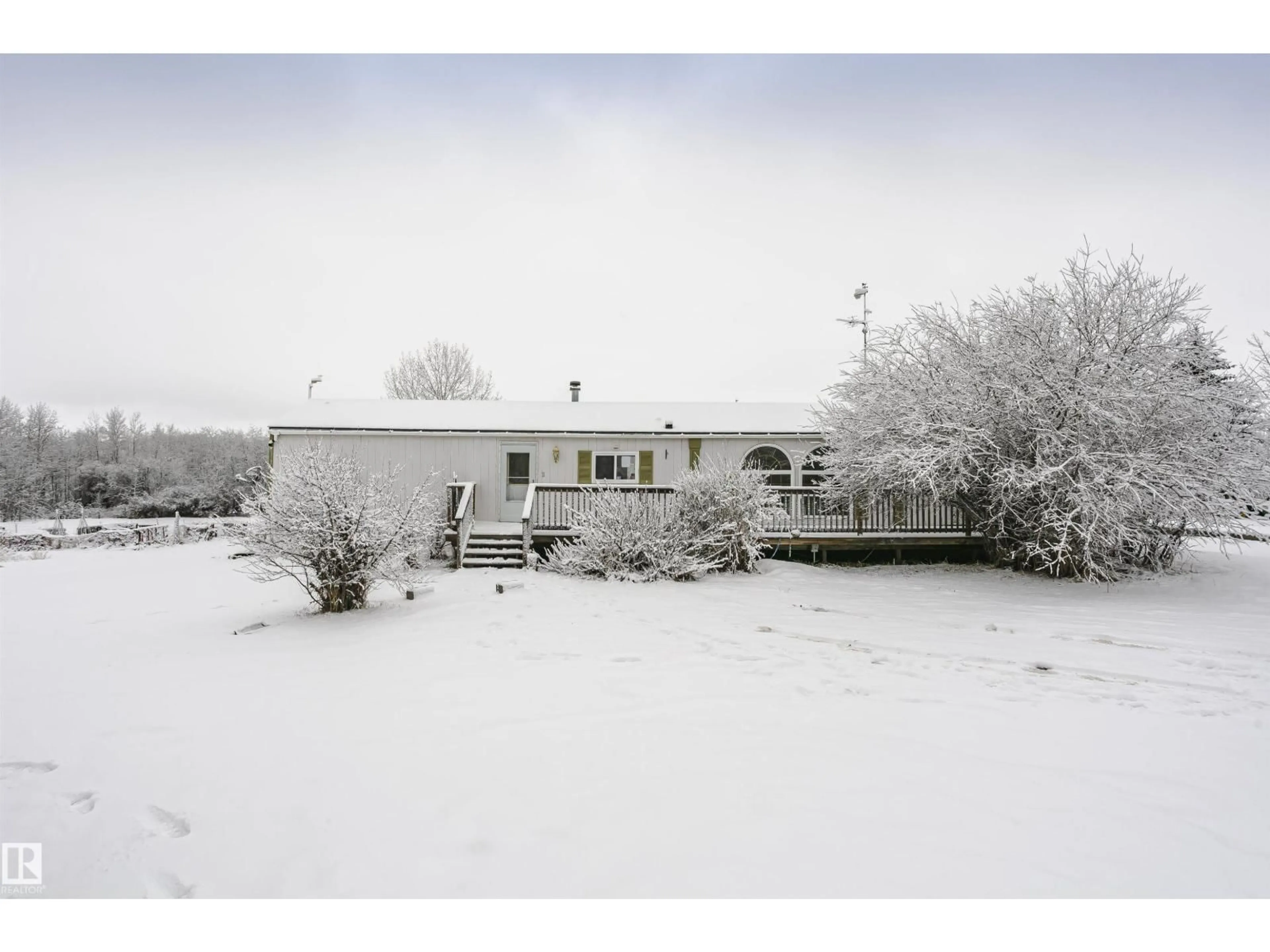 A pic from outside/outdoor area/front of a property/back of a property/a pic from drone, unknown for #3 - 23319 TWP RD 572, Rural Sturgeon County Alberta T0A0K0