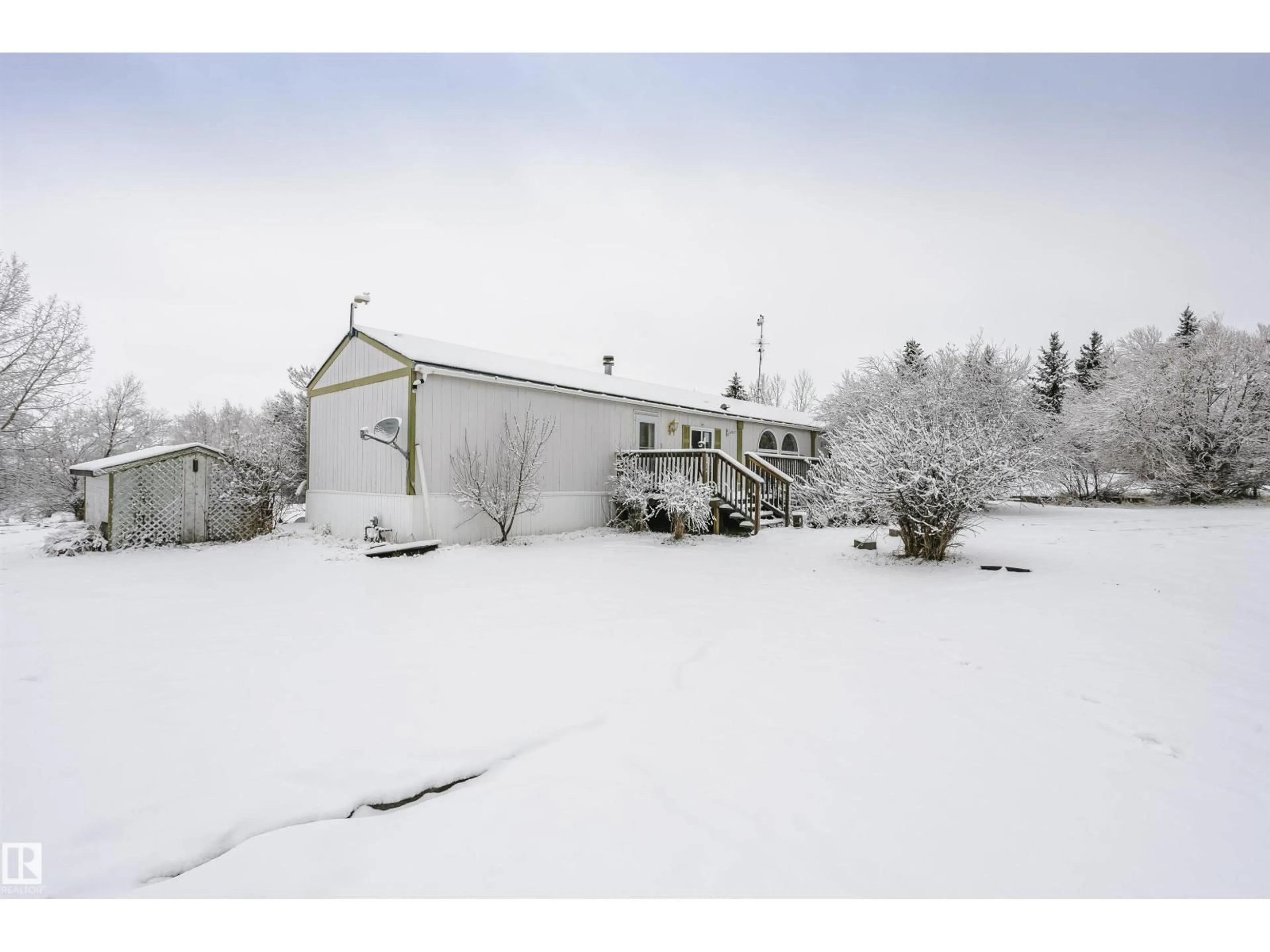 A pic from outside/outdoor area/front of a property/back of a property/a pic from drone, unknown for #3 - 23319 TWP RD 572, Rural Sturgeon County Alberta T0A0K0
