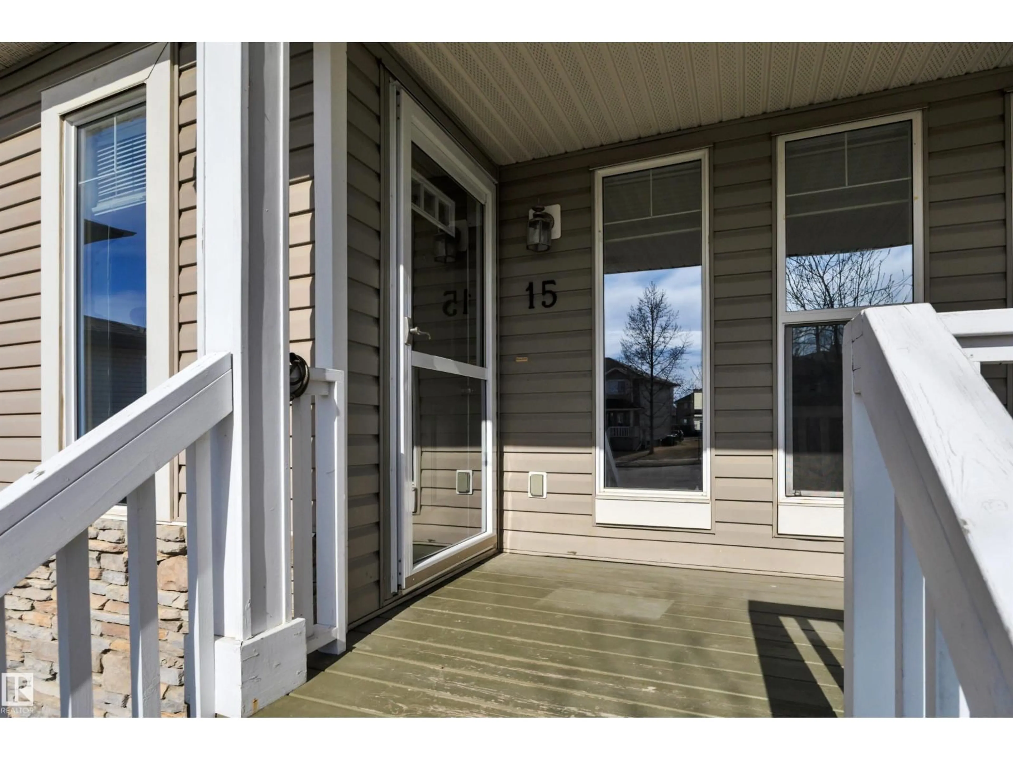 Indoor entryway for 15 SOUTHWICK POINT, Leduc Alberta T9E0B1