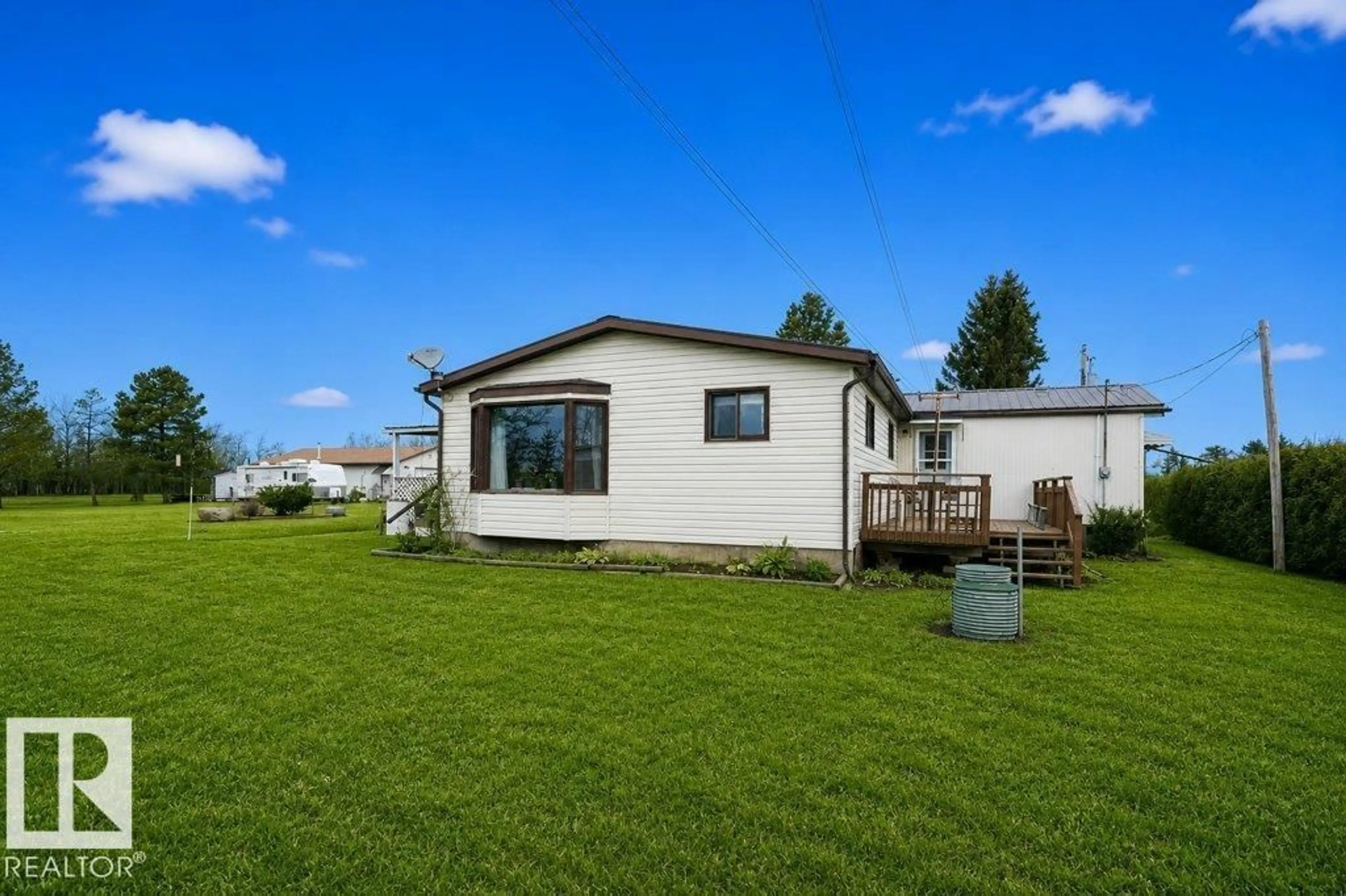 Home with vinyl exterior material, unknown for 25517 TWP RD 594, Rural Westlock County Alberta T7P2N6