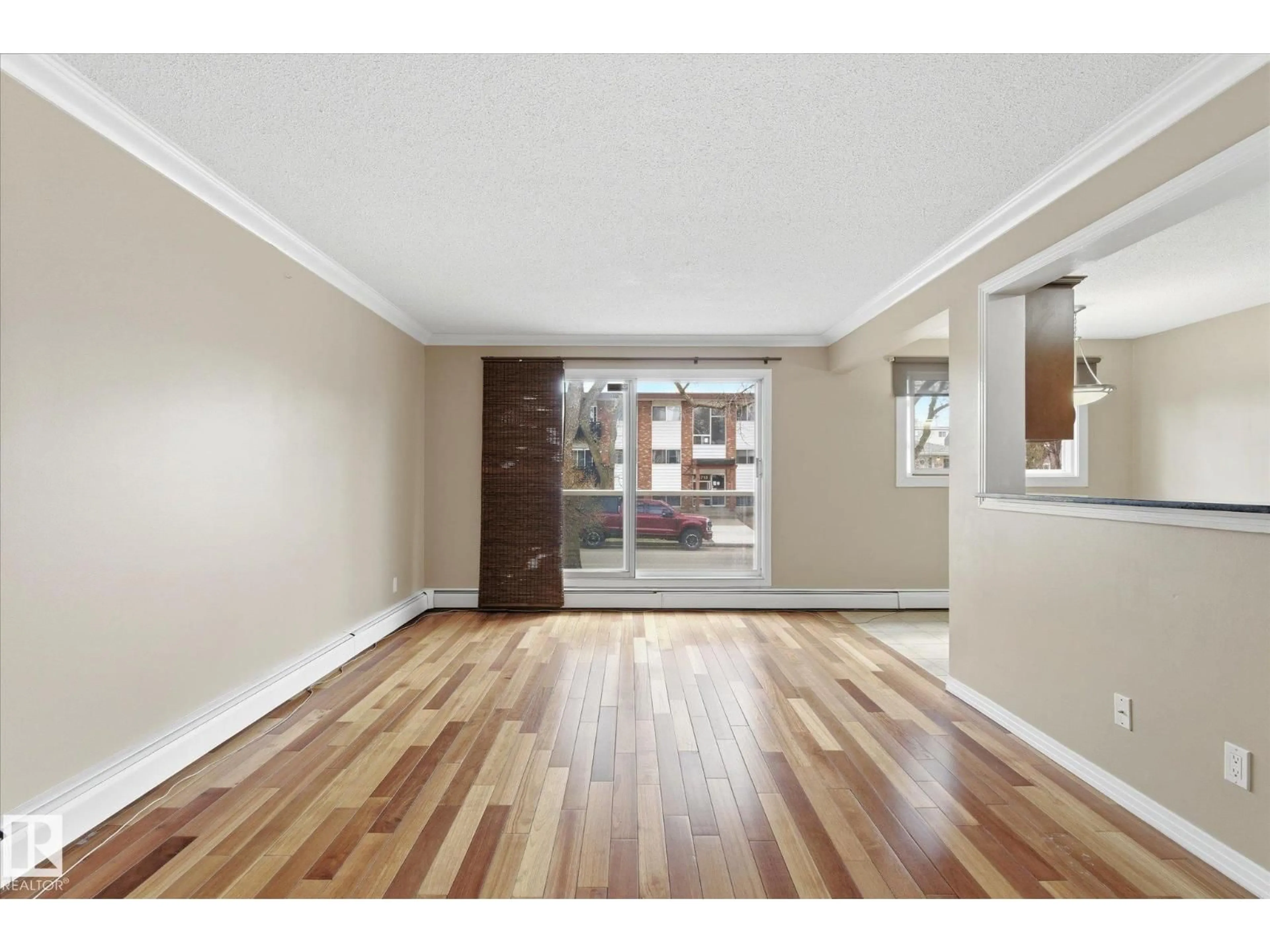 A pic of a room for #204 - 10720 84 AV, Edmonton Alberta T6E2H9