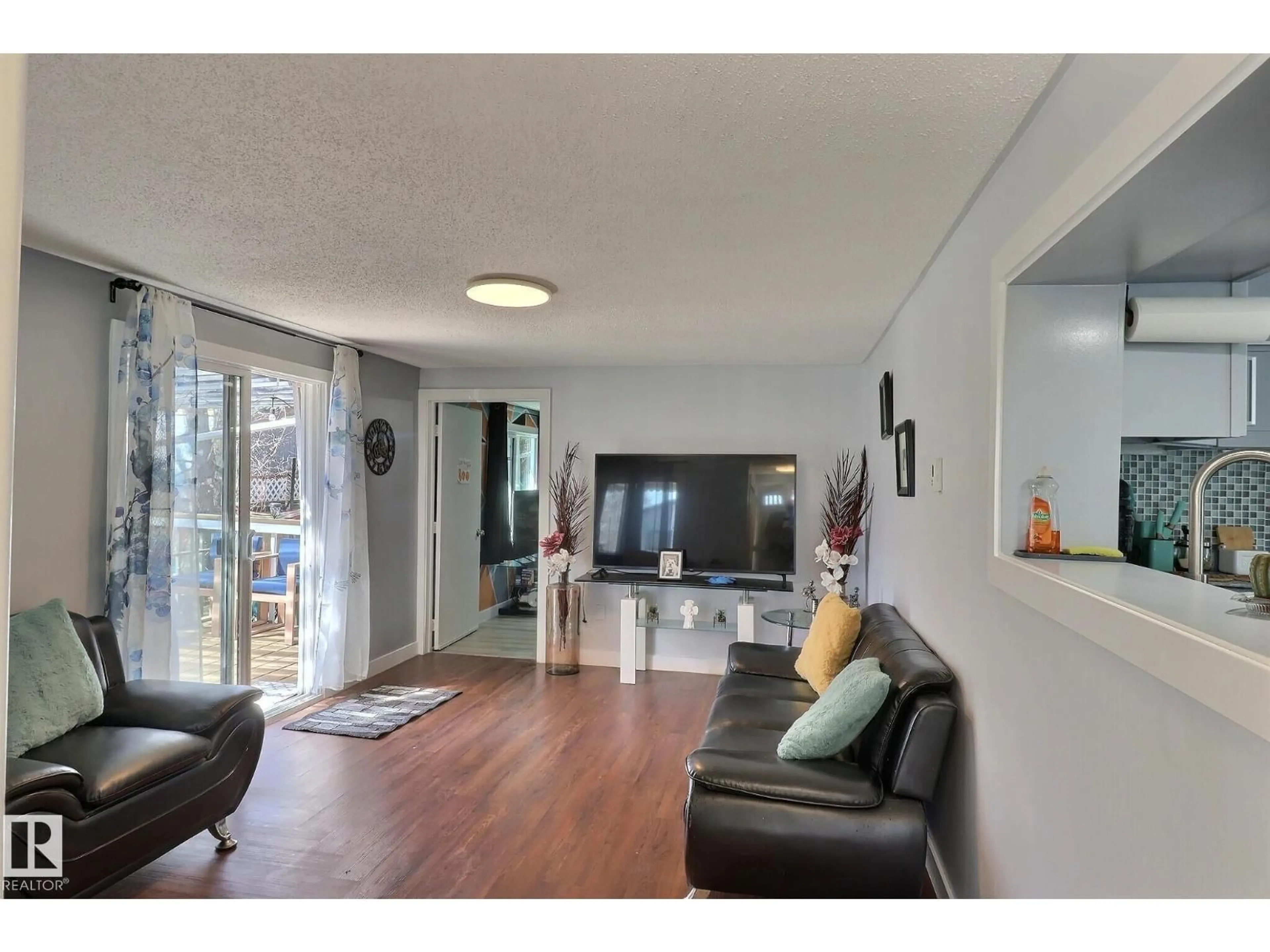 Living room with furniture, unknown for 602 EVERGREEN PA, Edmonton Alberta T5Y4M2