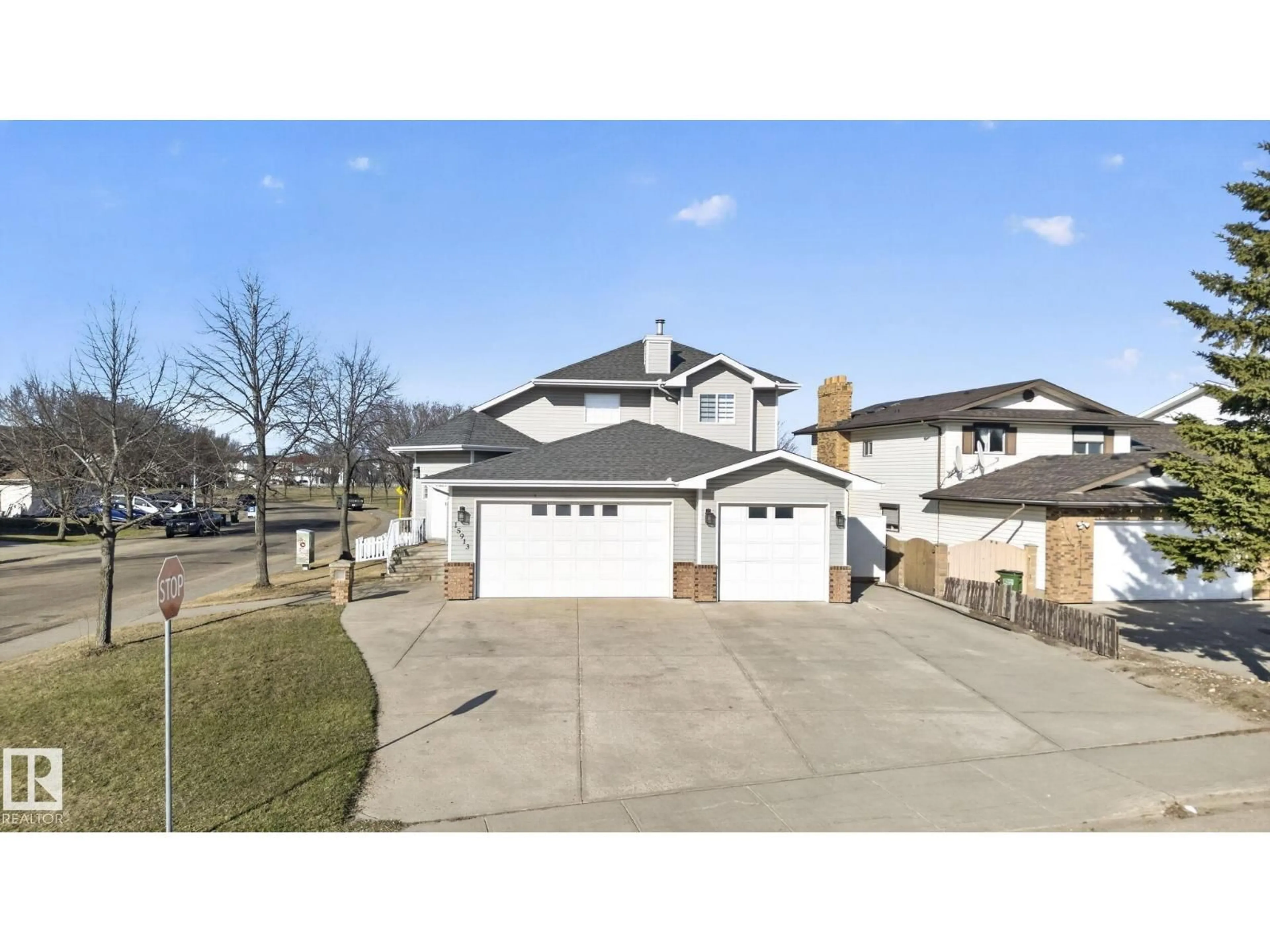 A pic from outside/outdoor area/front of a property/back of a property/a pic from drone, street for 15913 78 ST NW, Edmonton Alberta T5Z3L8