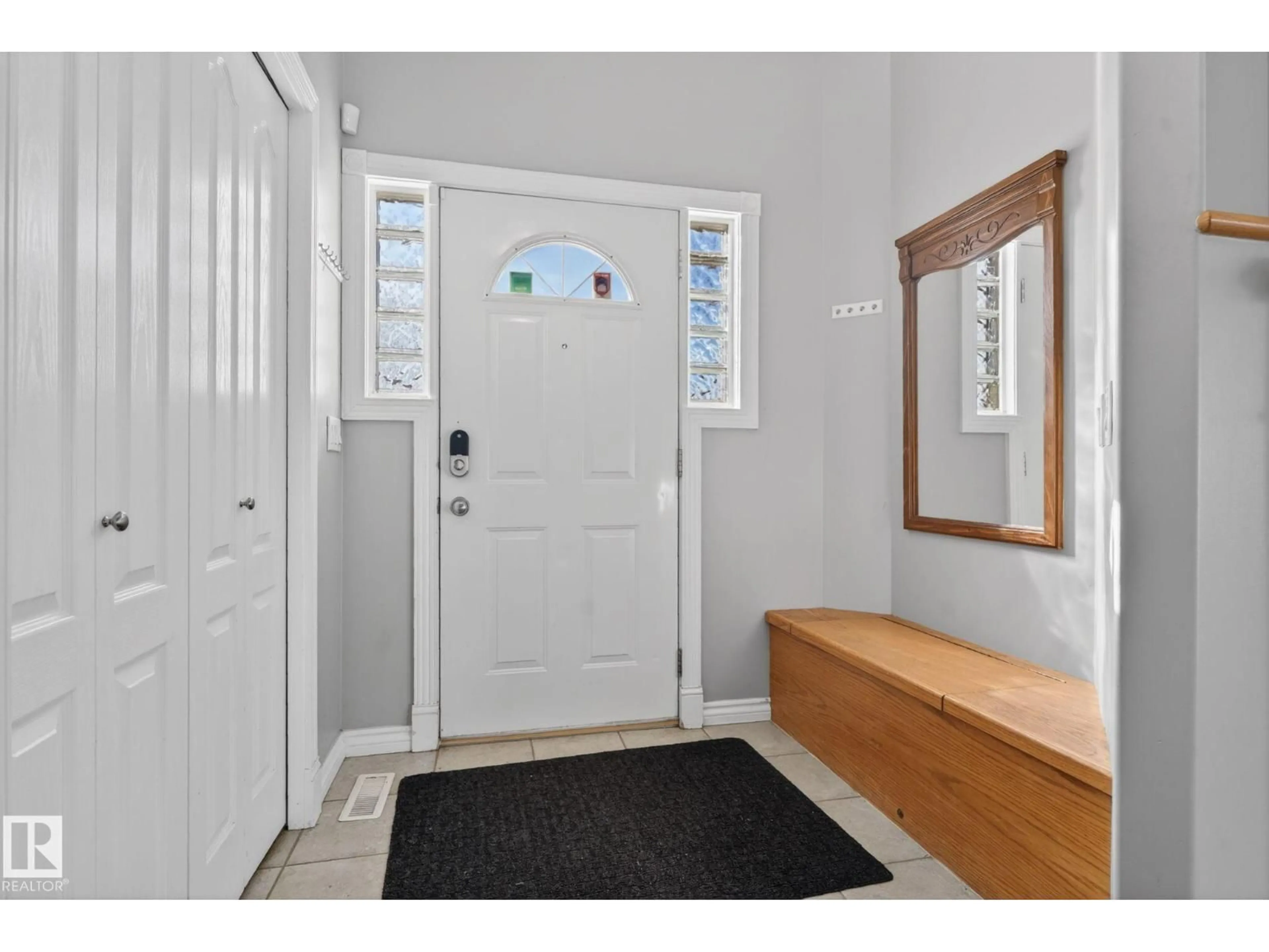 Indoor entryway for 15913 78 ST NW, Edmonton Alberta T5Z3L8