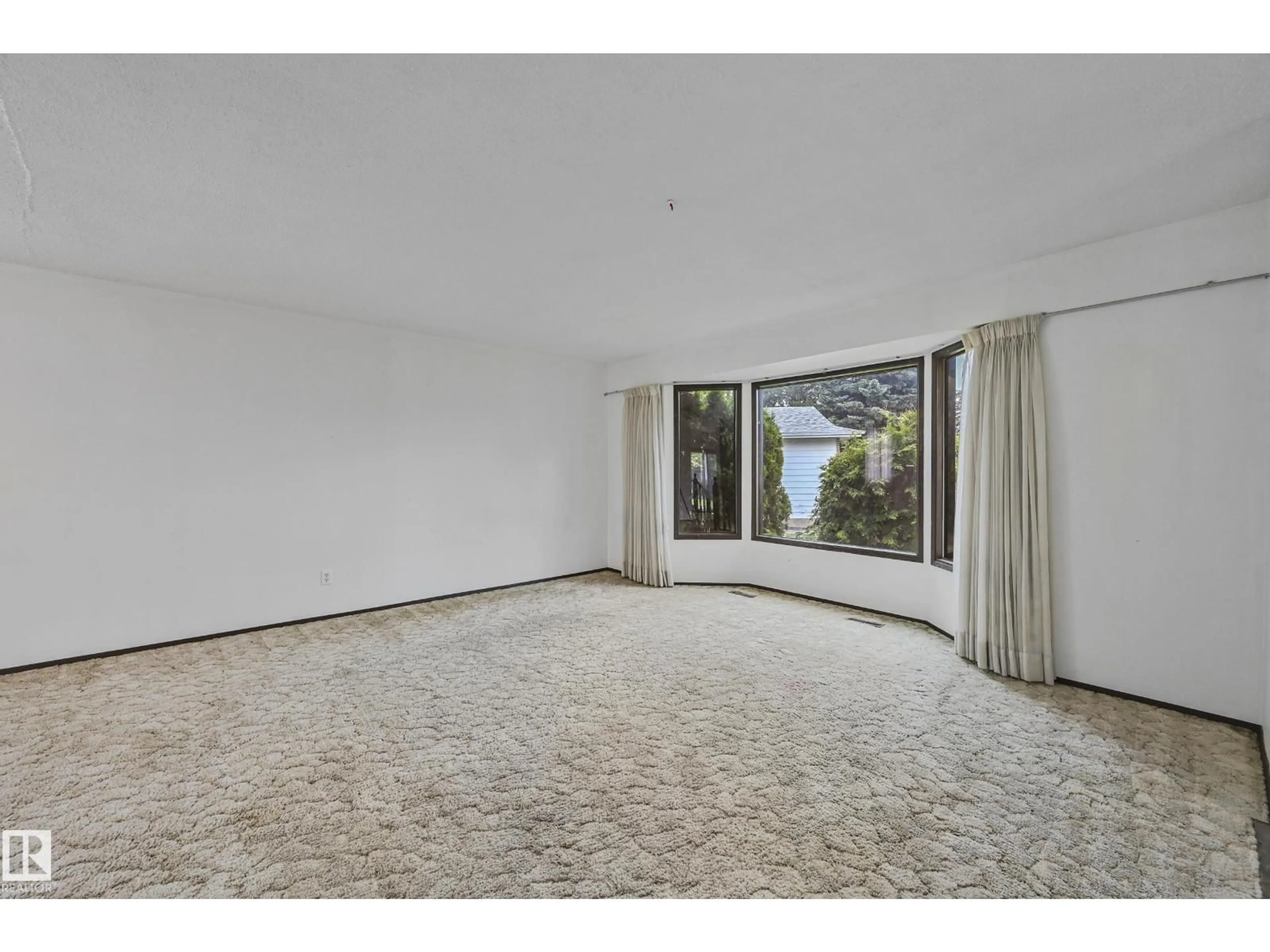 A pic of a room for 12254 143 AV, Edmonton Alberta T5X3R7
