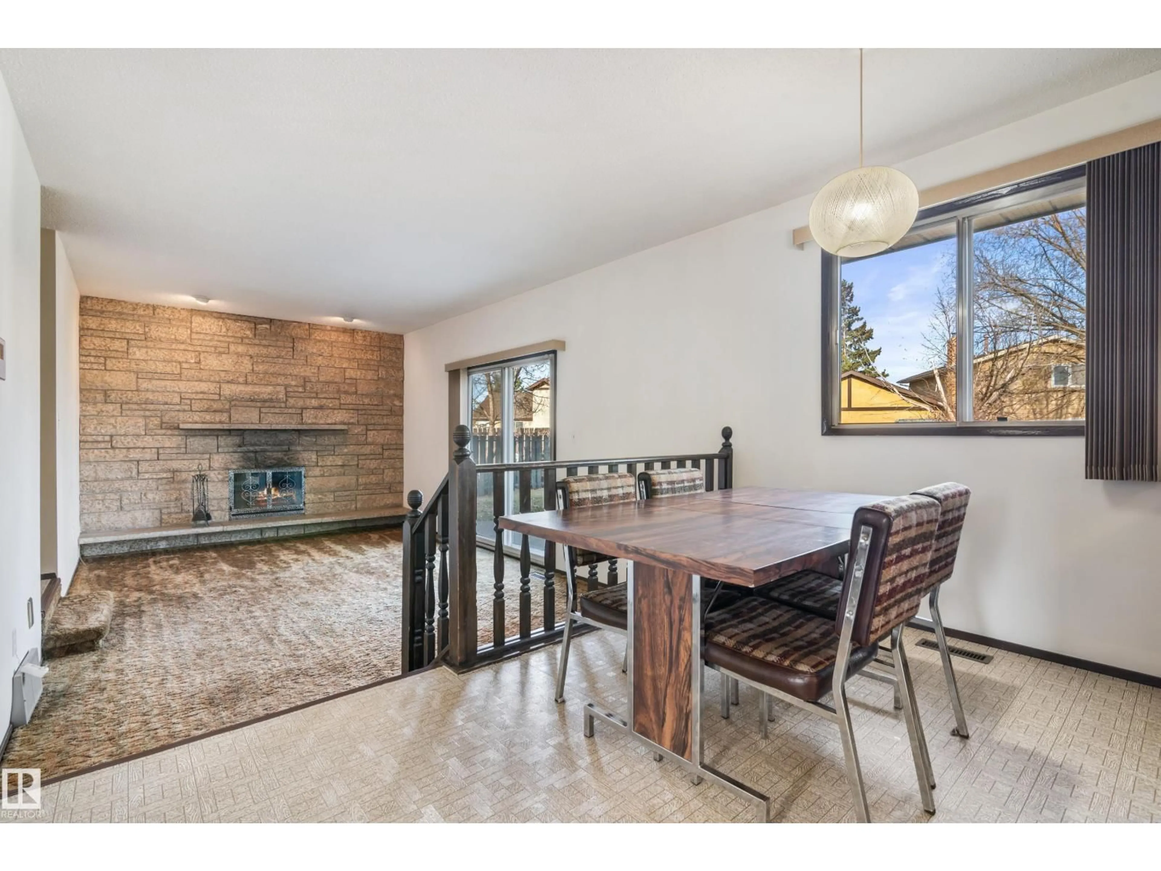 Dining room, unknown for 12254 143 AV, Edmonton Alberta T5X3R7