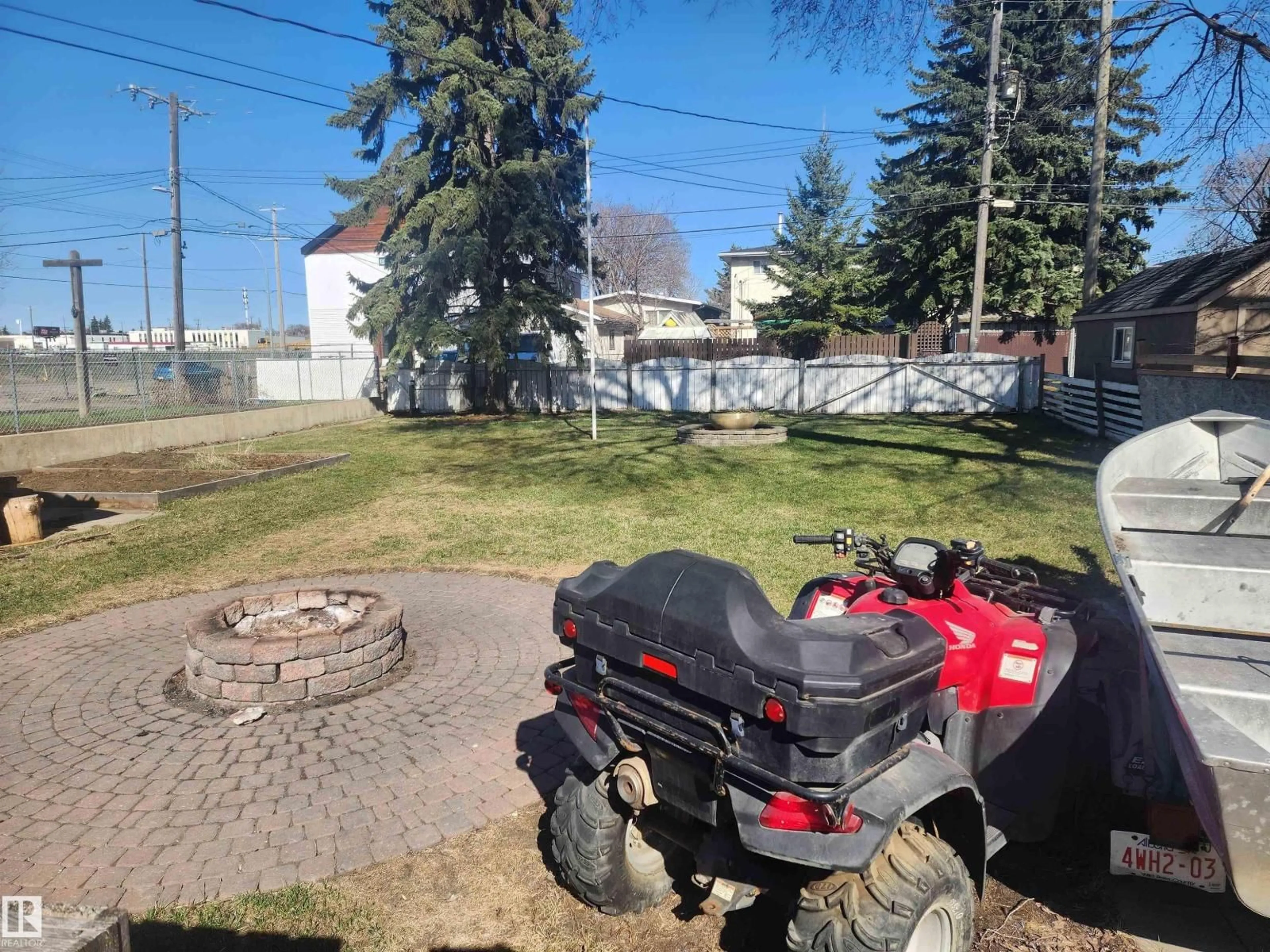 A pic from outside/outdoor area/front of a property/back of a property/a pic from drone, street for NW - 12415 129 ST, Edmonton Alberta T5L1H5