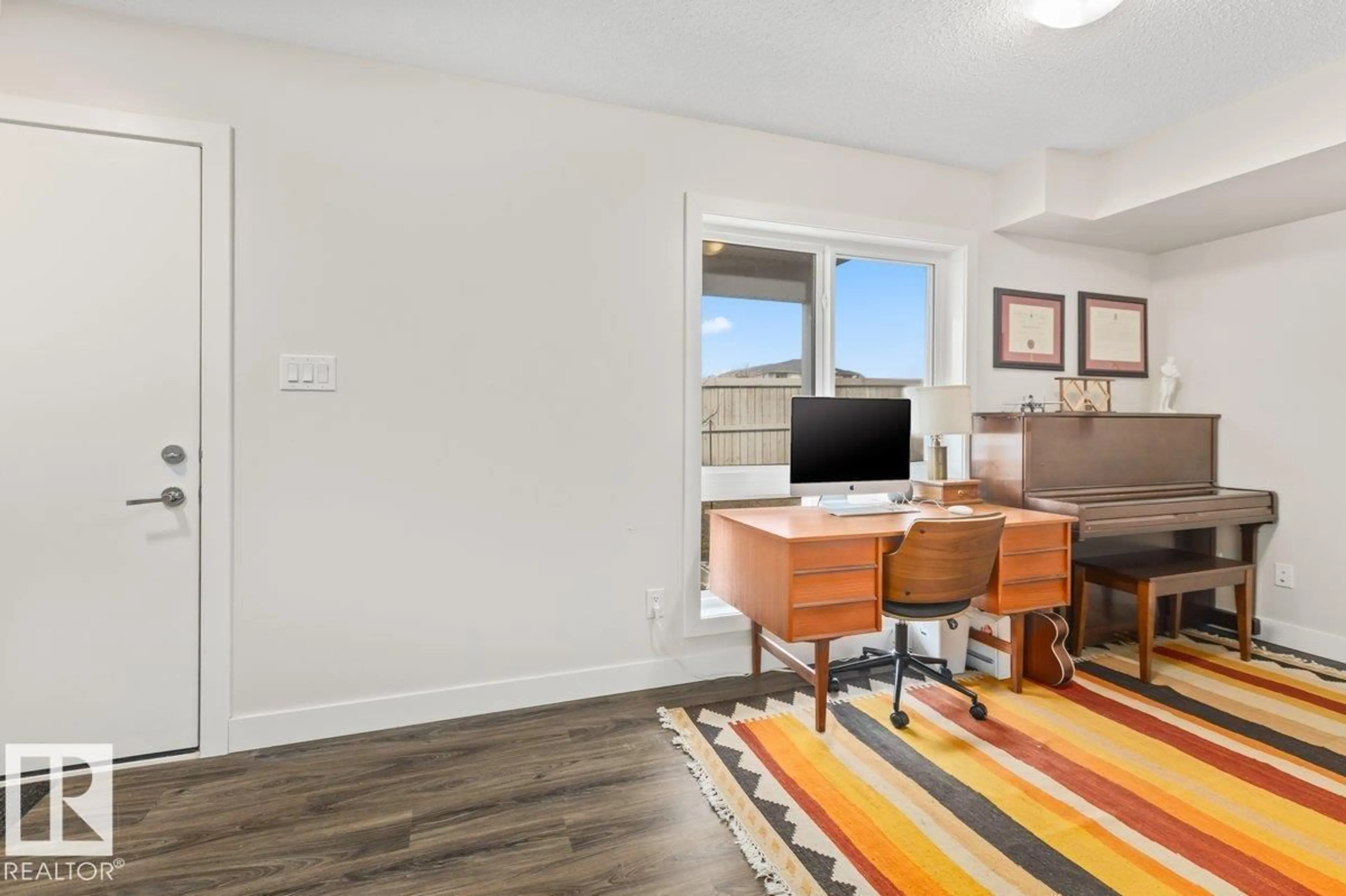 A pic of a room for #21 - 979 CRYSTALLINA NERA WY, Edmonton Alberta T5Z0S3