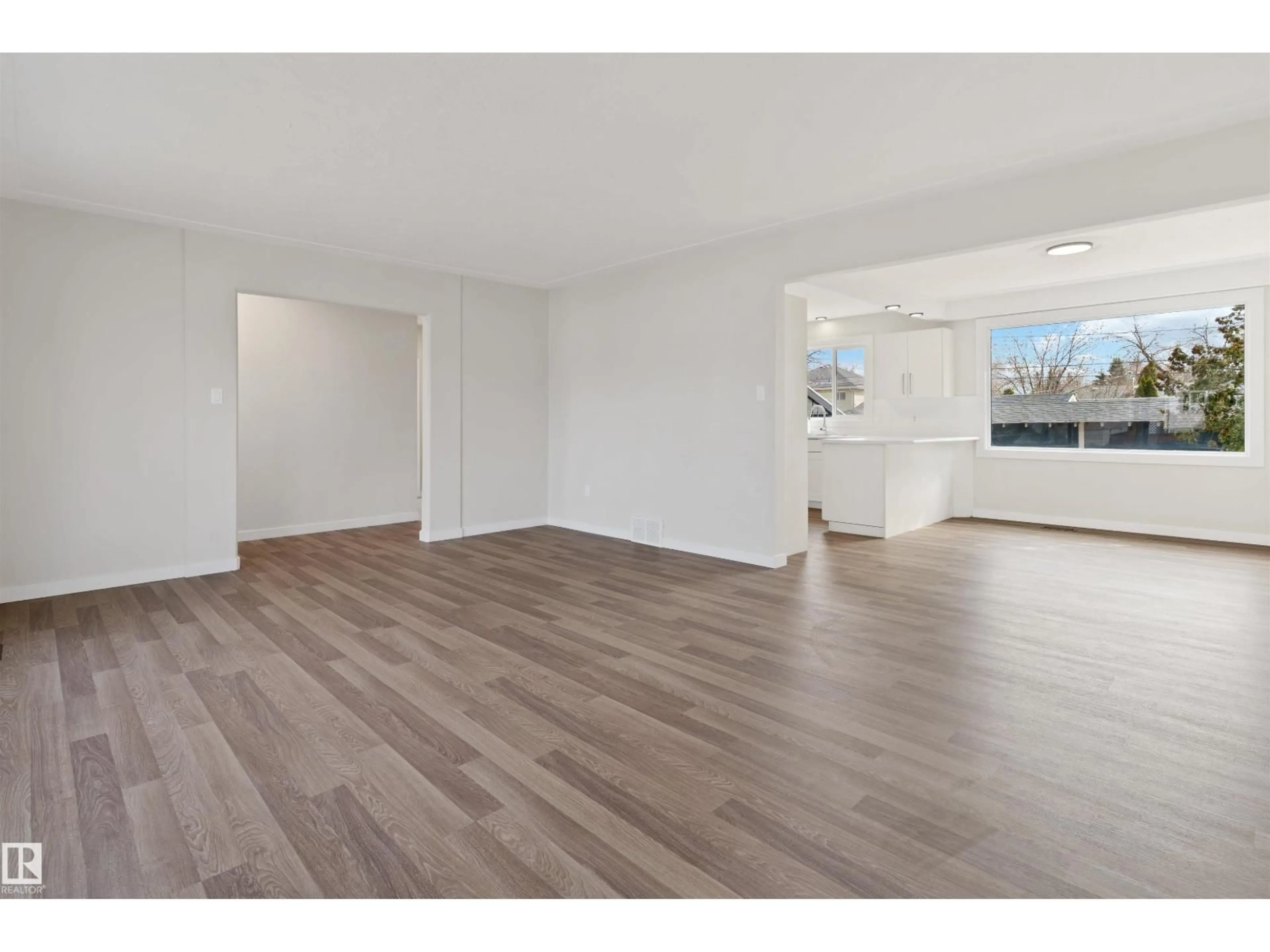 A pic of a room for 12411 90 ST, Edmonton Alberta T5B3Z9
