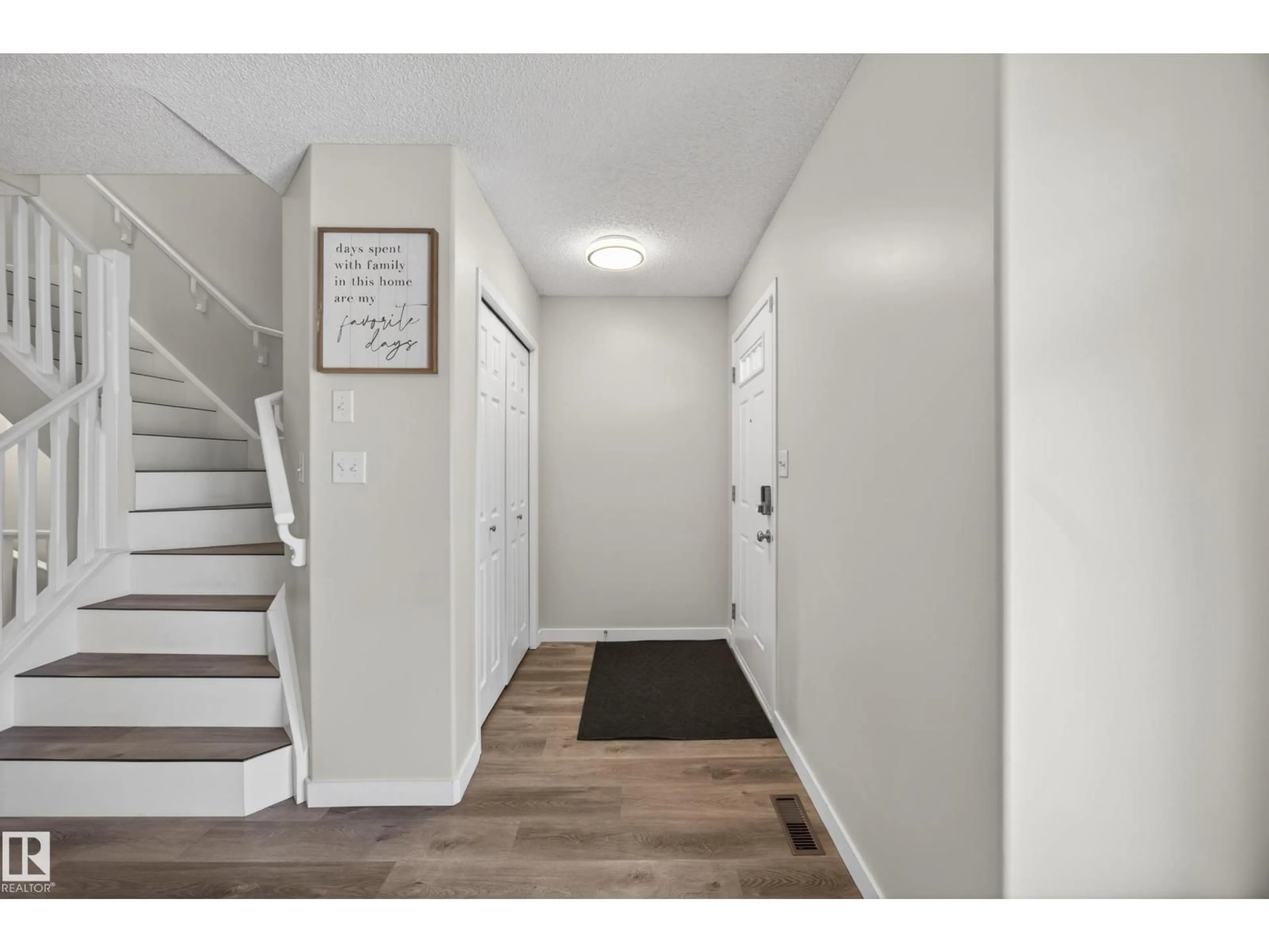 Indoor entryway for #26 - 4731 TERWILLEGAR CM, Edmonton Alberta T6R3V6