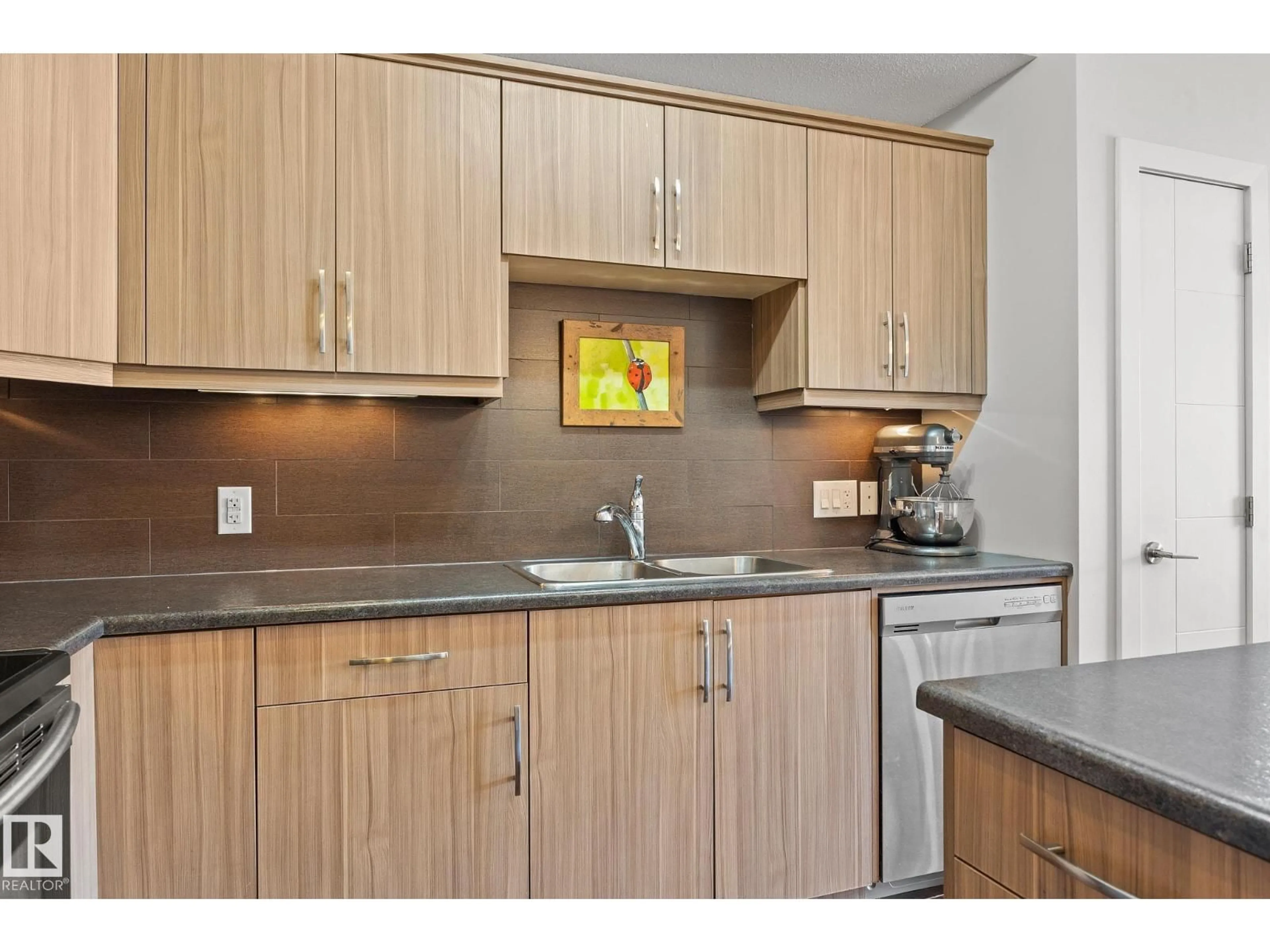 Standard kitchen, wood/laminate floor for 202 - 10523 123 ST, Edmonton Alberta T5N1N9