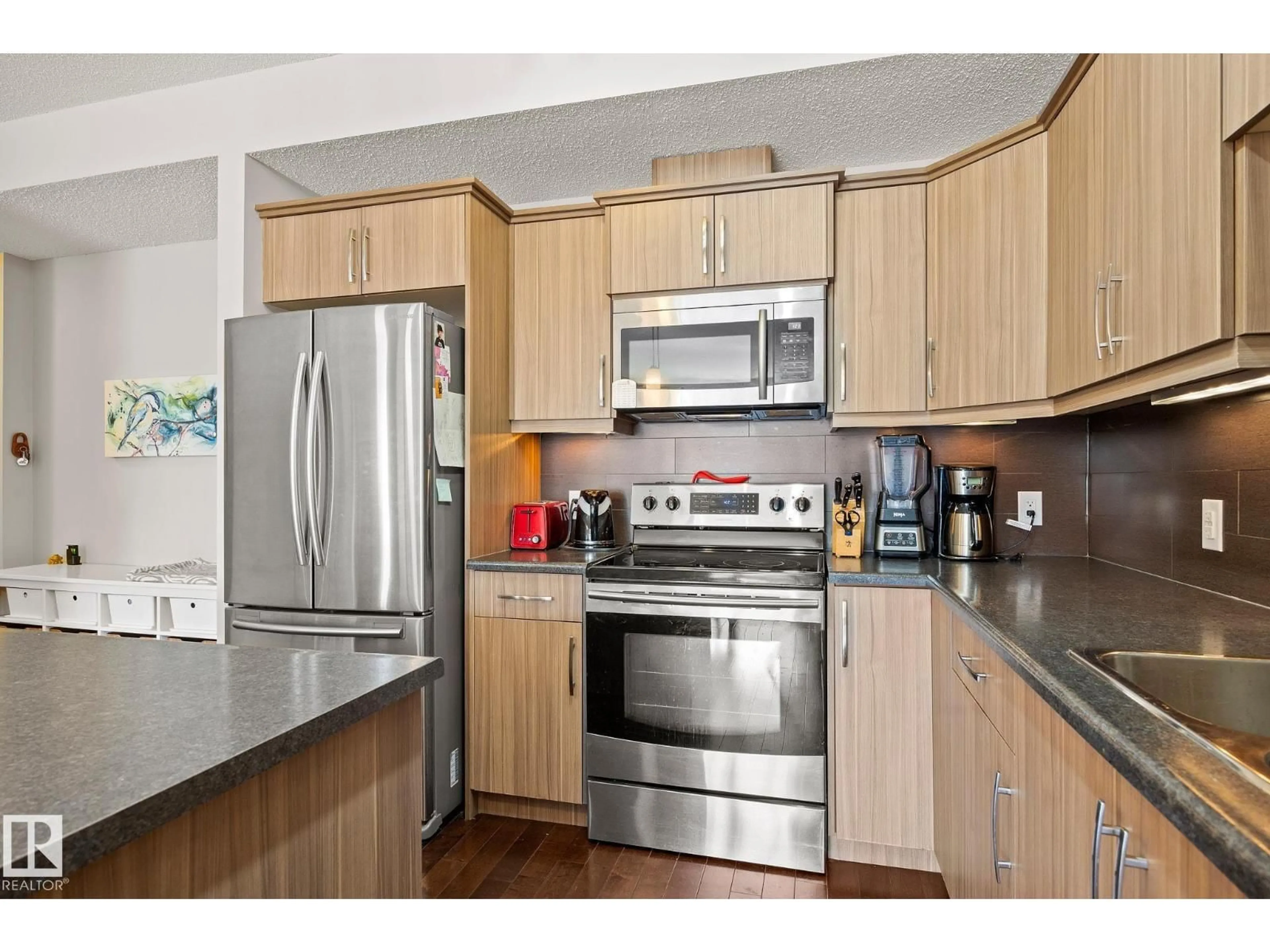 Standard kitchen, wood/laminate floor for 202 - 10523 123 ST, Edmonton Alberta T5N1N9