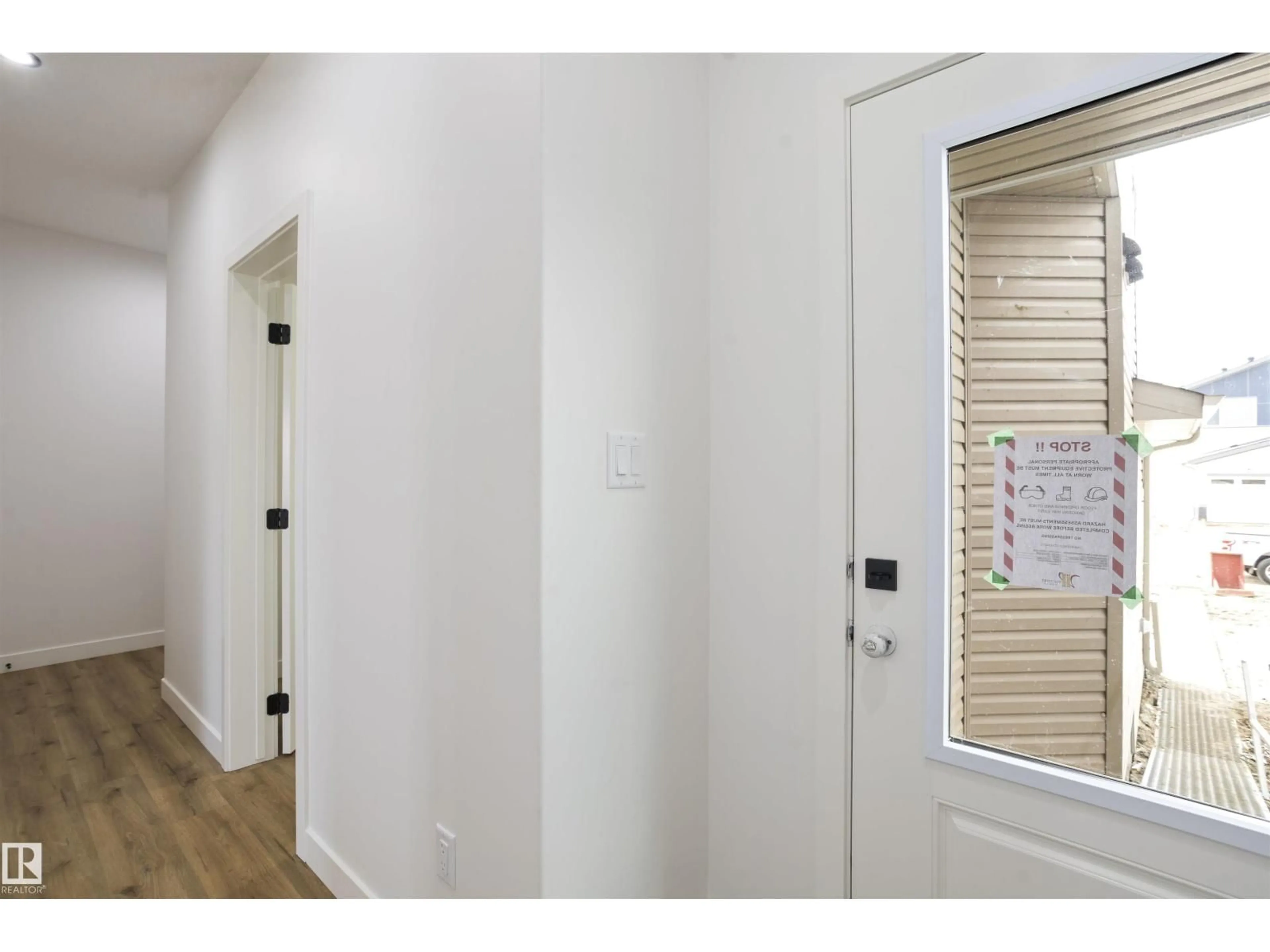 Indoor entryway for 171 MUNN WY, Leduc Alberta T9E1X9
